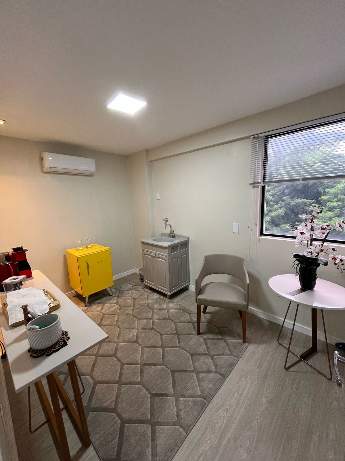 Alugo Loja Térrea / Sala Comercial - Vieiralves