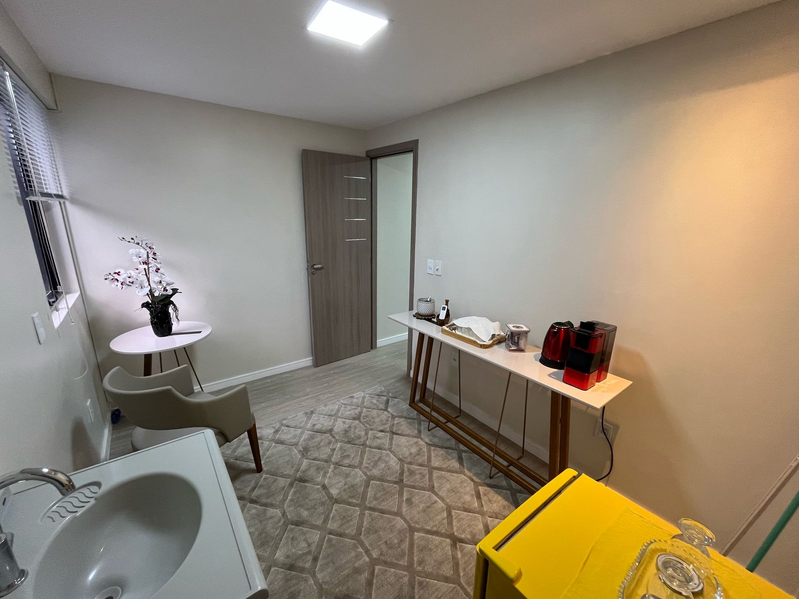 Alugo Loja Térrea / Sala Comercial - Vieiralves