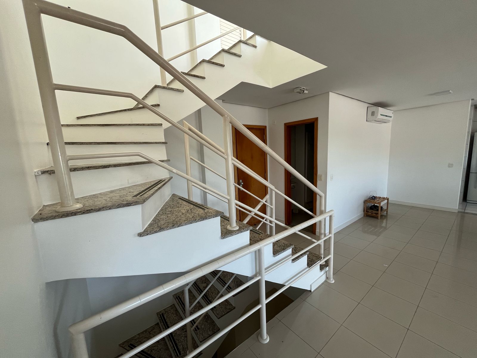 Vendo Apartamento Triplex - Parque das Laranjeiras