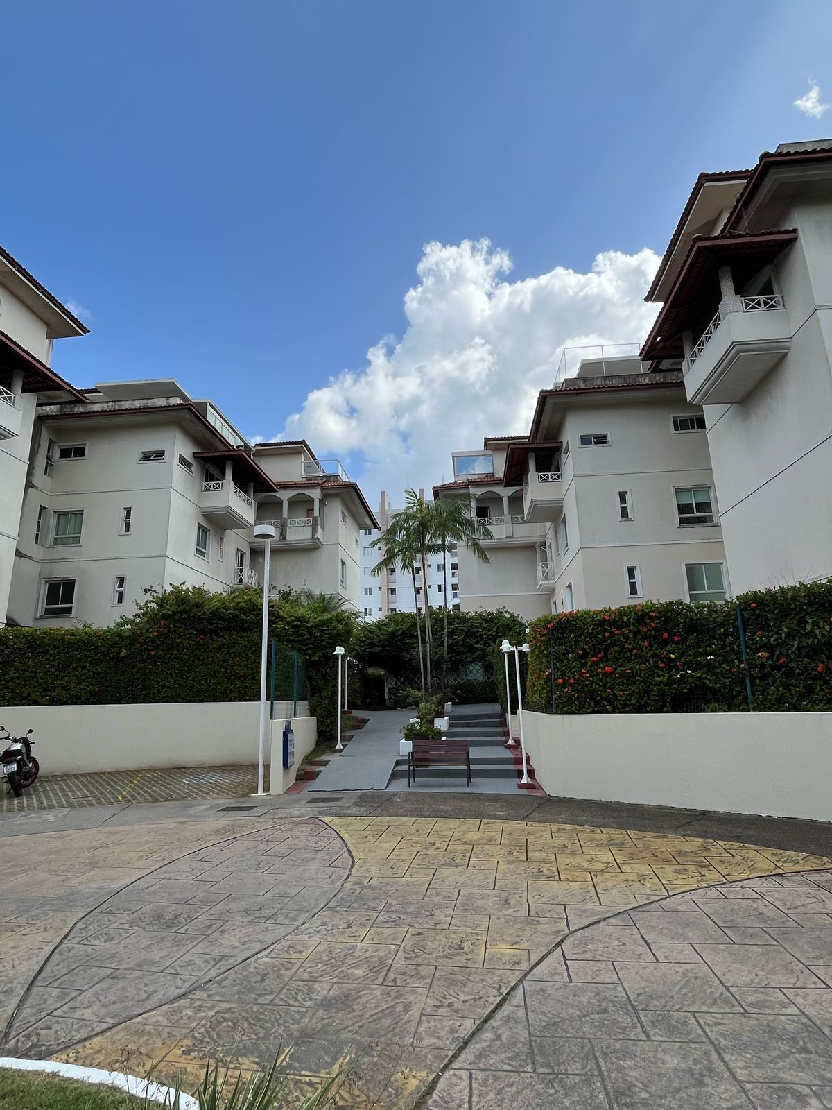 Vendo Apartamento Triplex - Parque das Laranjeiras