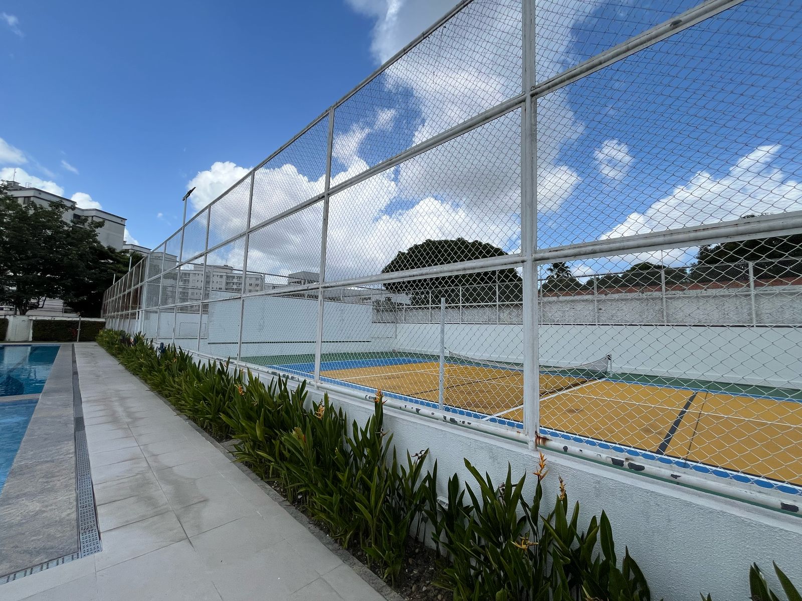 Vendo Apartamento Triplex - Parque das Laranjeiras