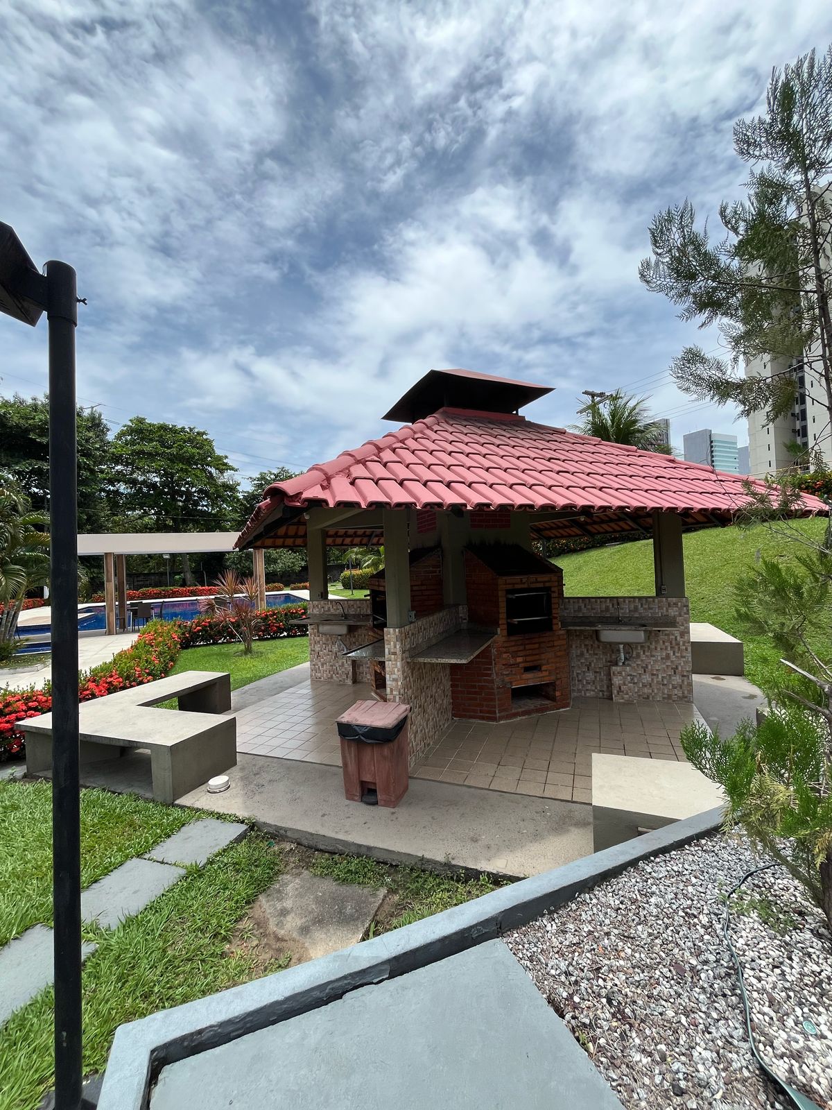 Vendo Apartamento Amplo 120m² - Av. Constantino Nery