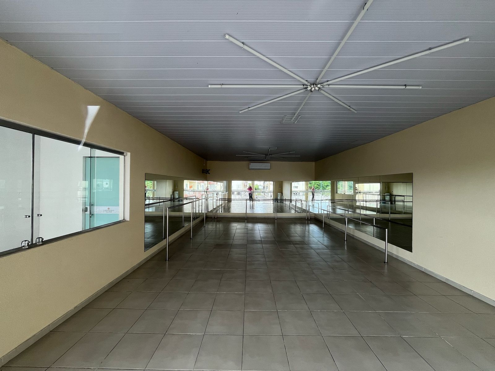 Apartamento Condomínio Laranjeiras Village - Reformado