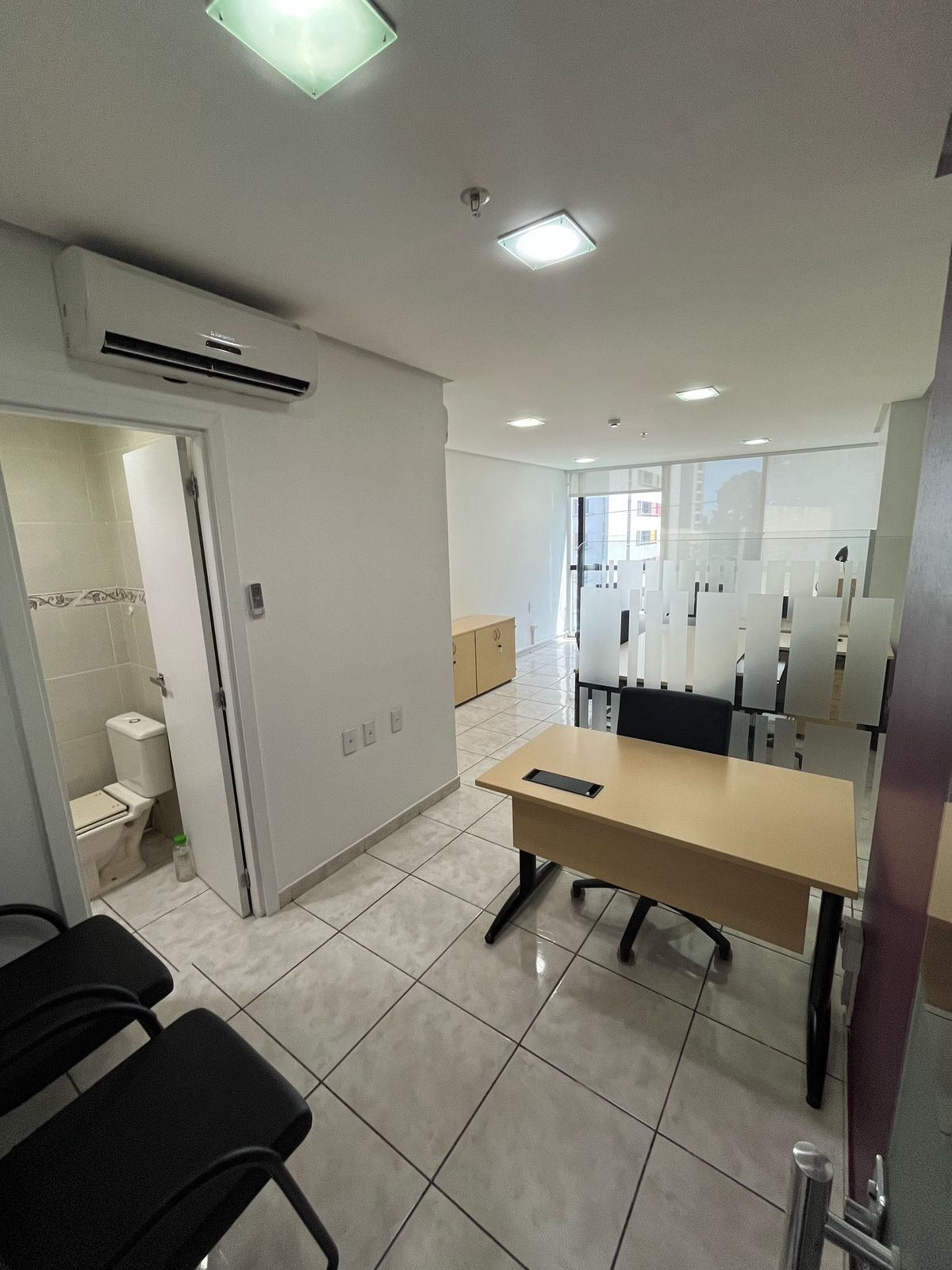 Alugo Sala Comercial Mobiliada - Edifício Vieiralves Business
