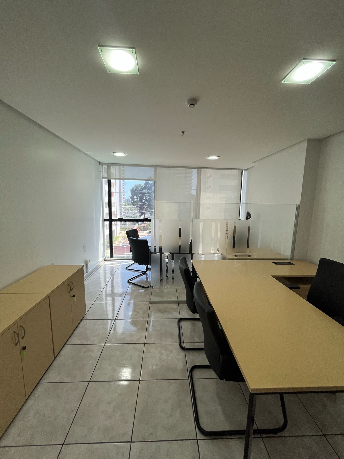 Alugo Sala Comercial Mobiliada - Edifício Vieiralves Business