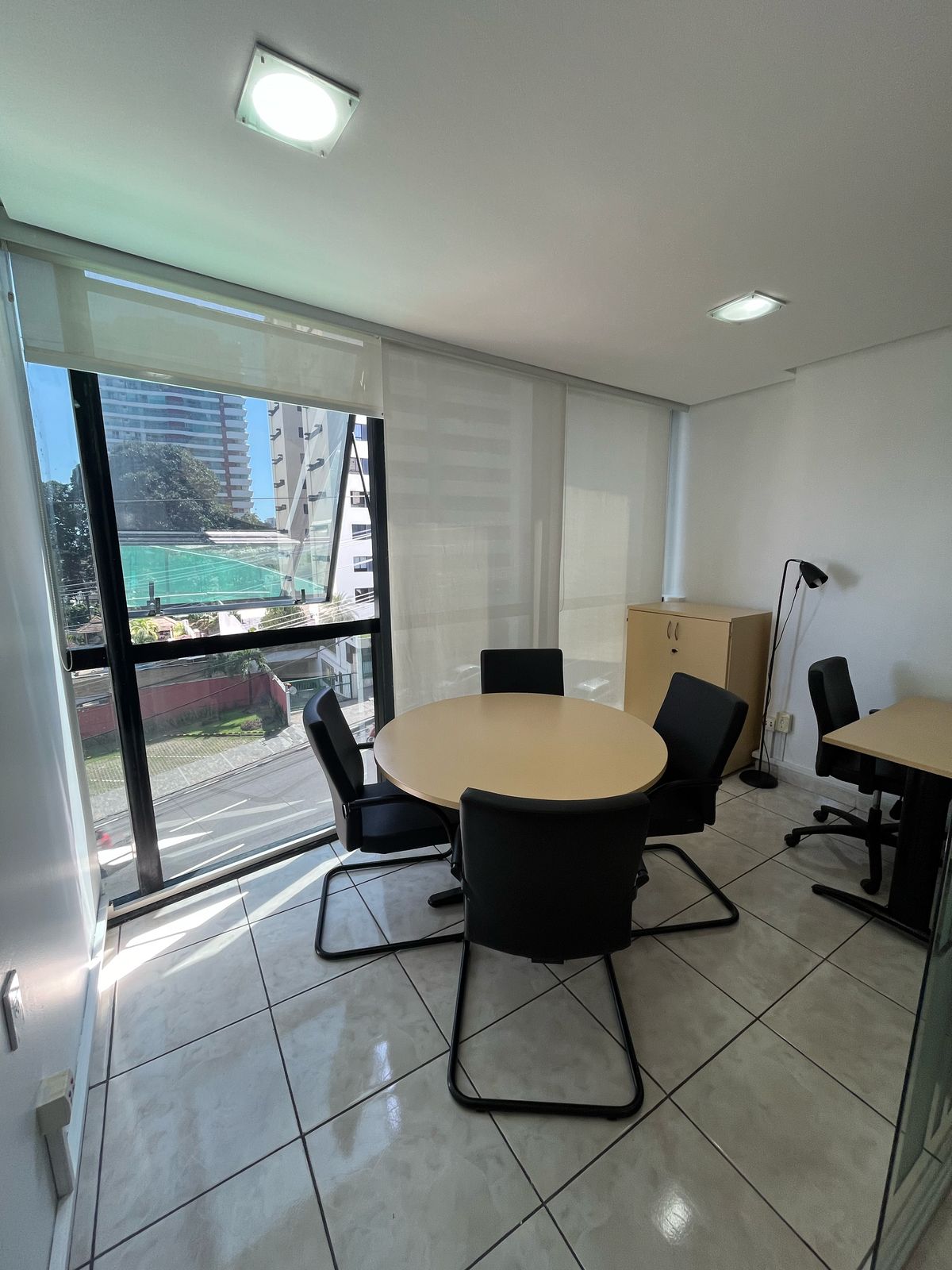 Alugo Sala Comercial Mobiliada - Edifício Vieiralves Business
