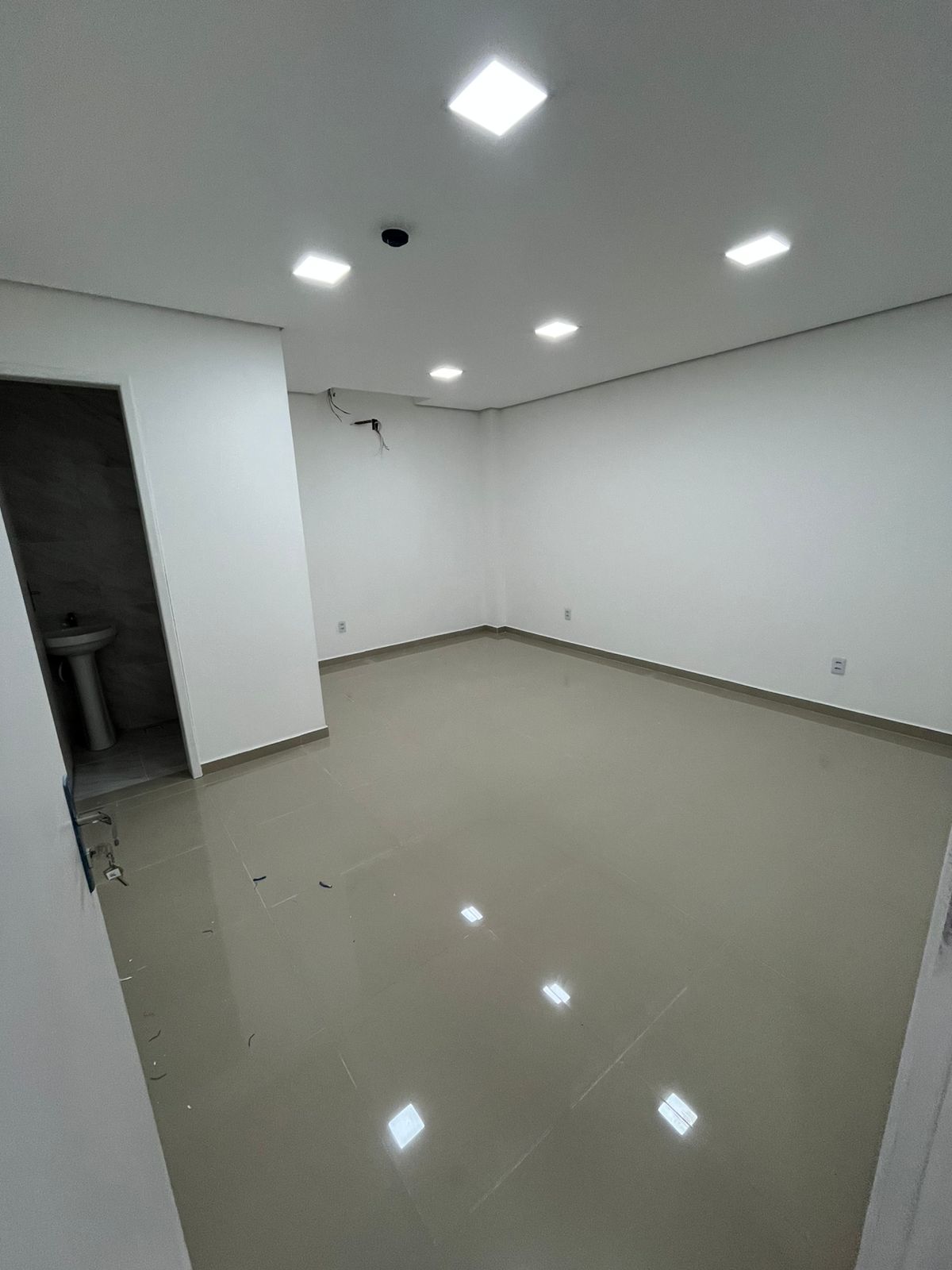 Alugo Sala Comercial - P. 10