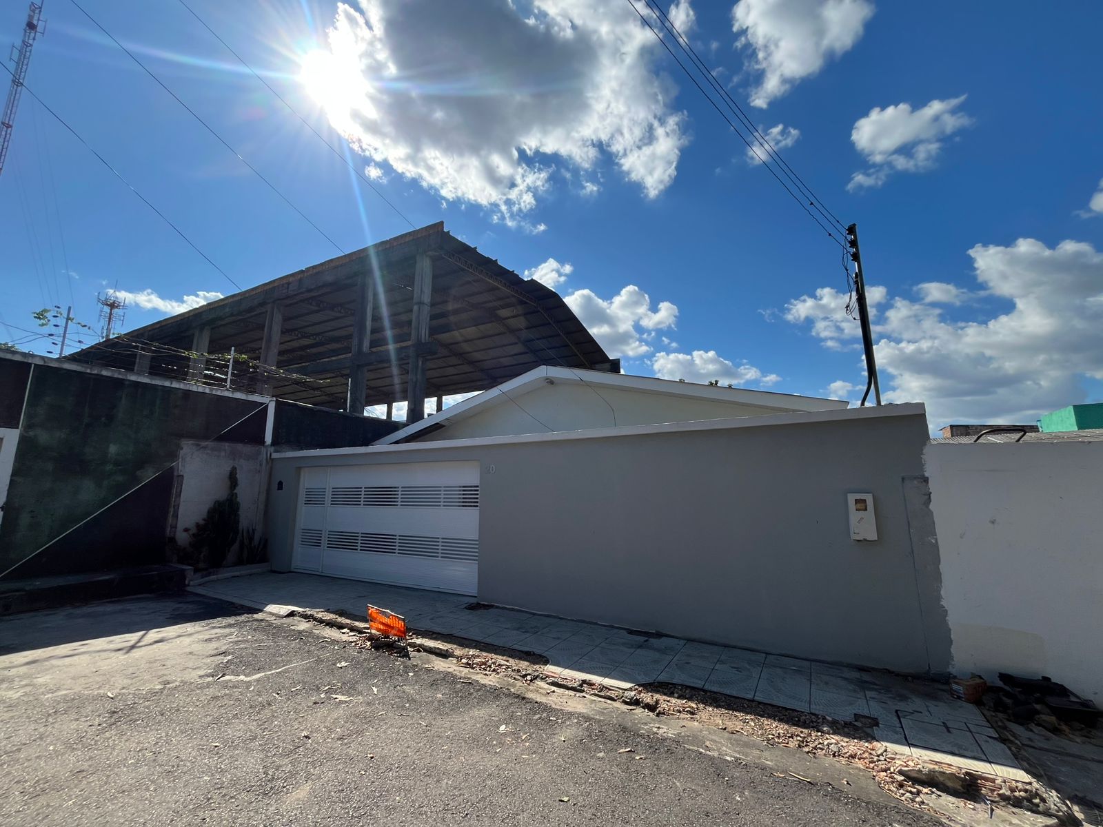 Vendo Casa Cachoeirnha - com Quintal