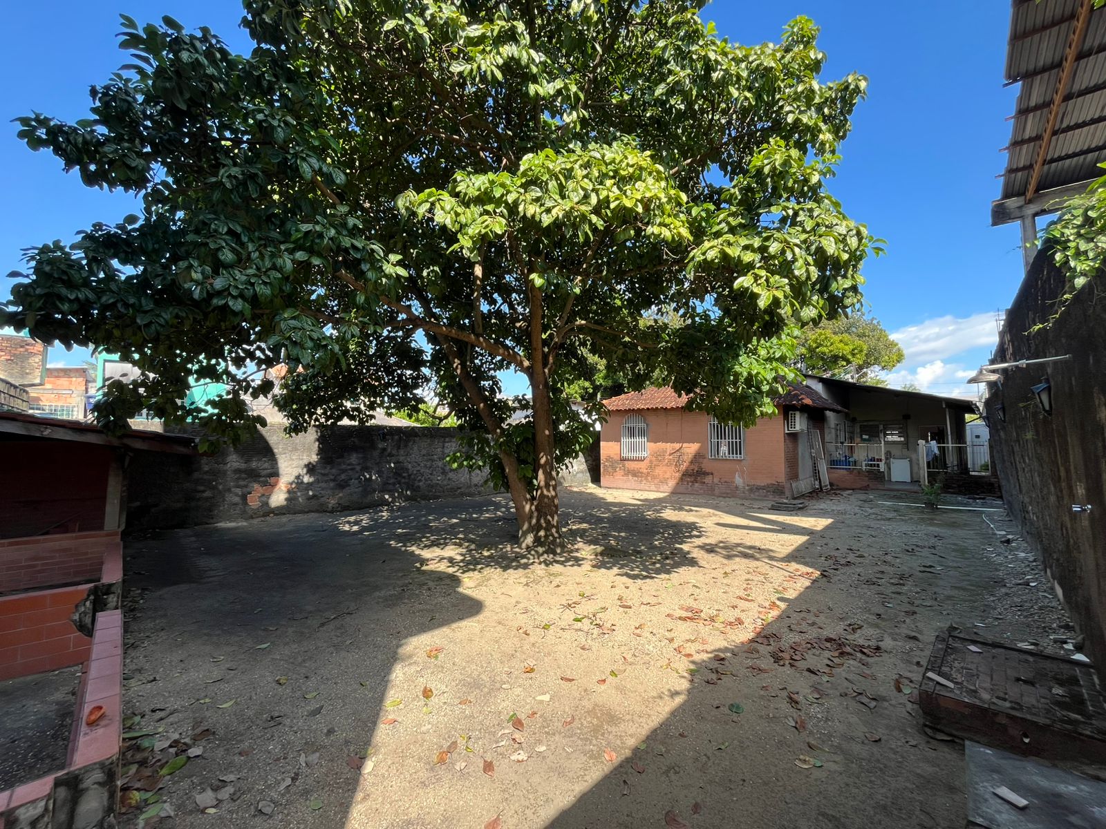Vendo Casa Cachoeirnha - com Quintal