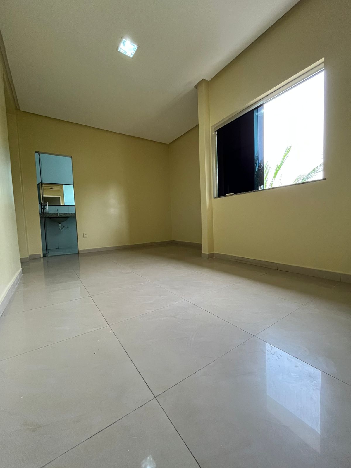 Vendo Casa Duplex de Esquina com Piscina com 6 quartos