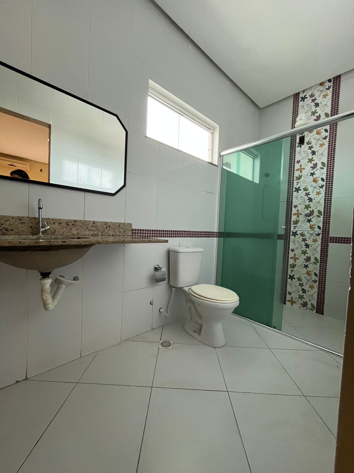 Vendo Casa Duplex de Esquina com Piscina com 6 quartos