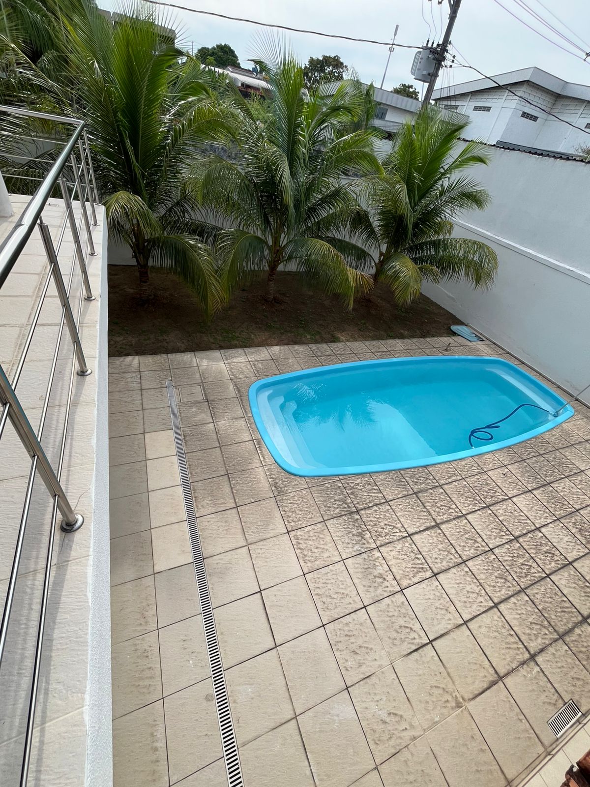 Vendo Casa Duplex de Esquina com Piscina com 6 quartos