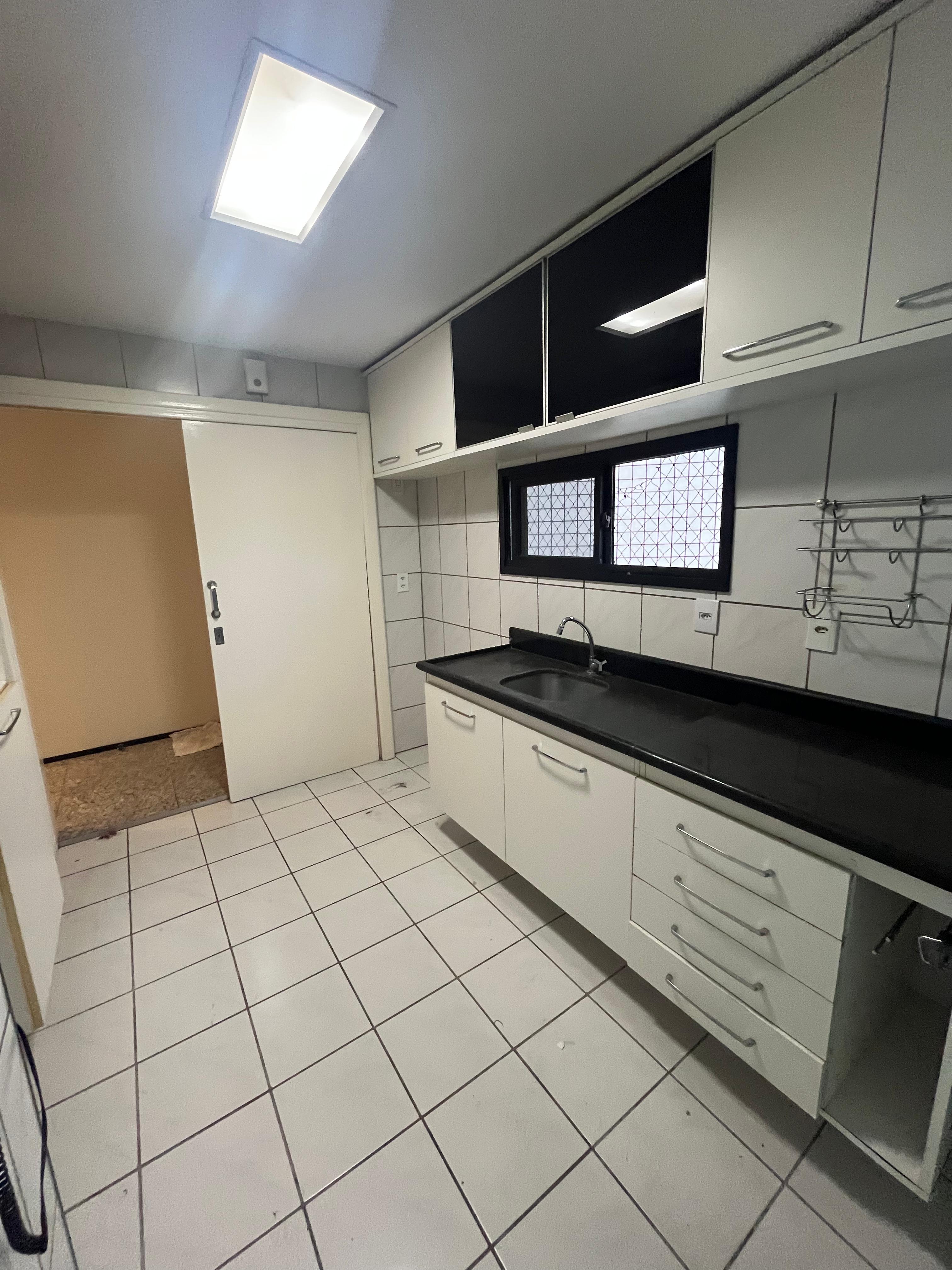 Alugo Apartamento no Vieiralves - Cond. Bromélia