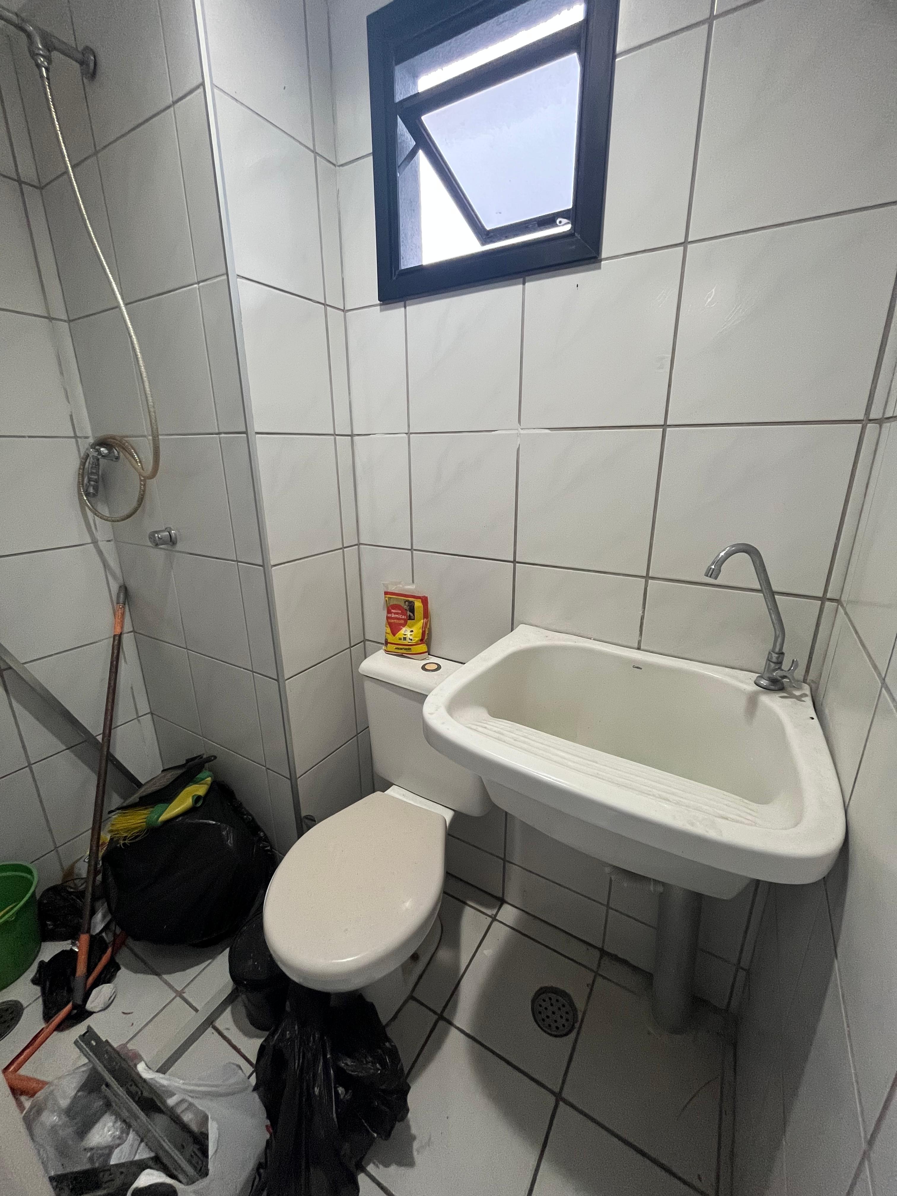 Alugo Apartamento no Vieiralves - Cond. Bromélia