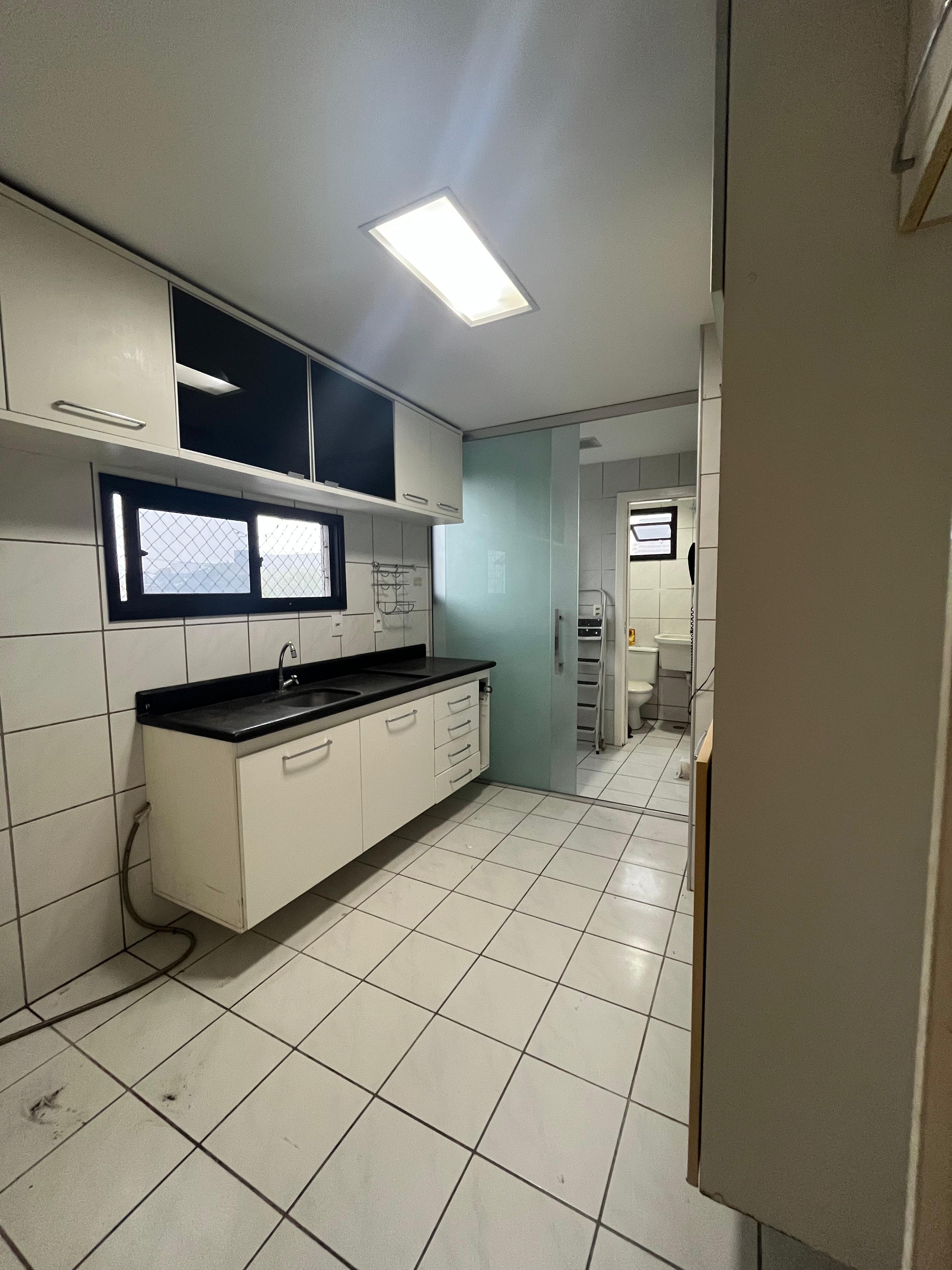 Alugo Apartamento no Vieiralves - Cond. Bromélia