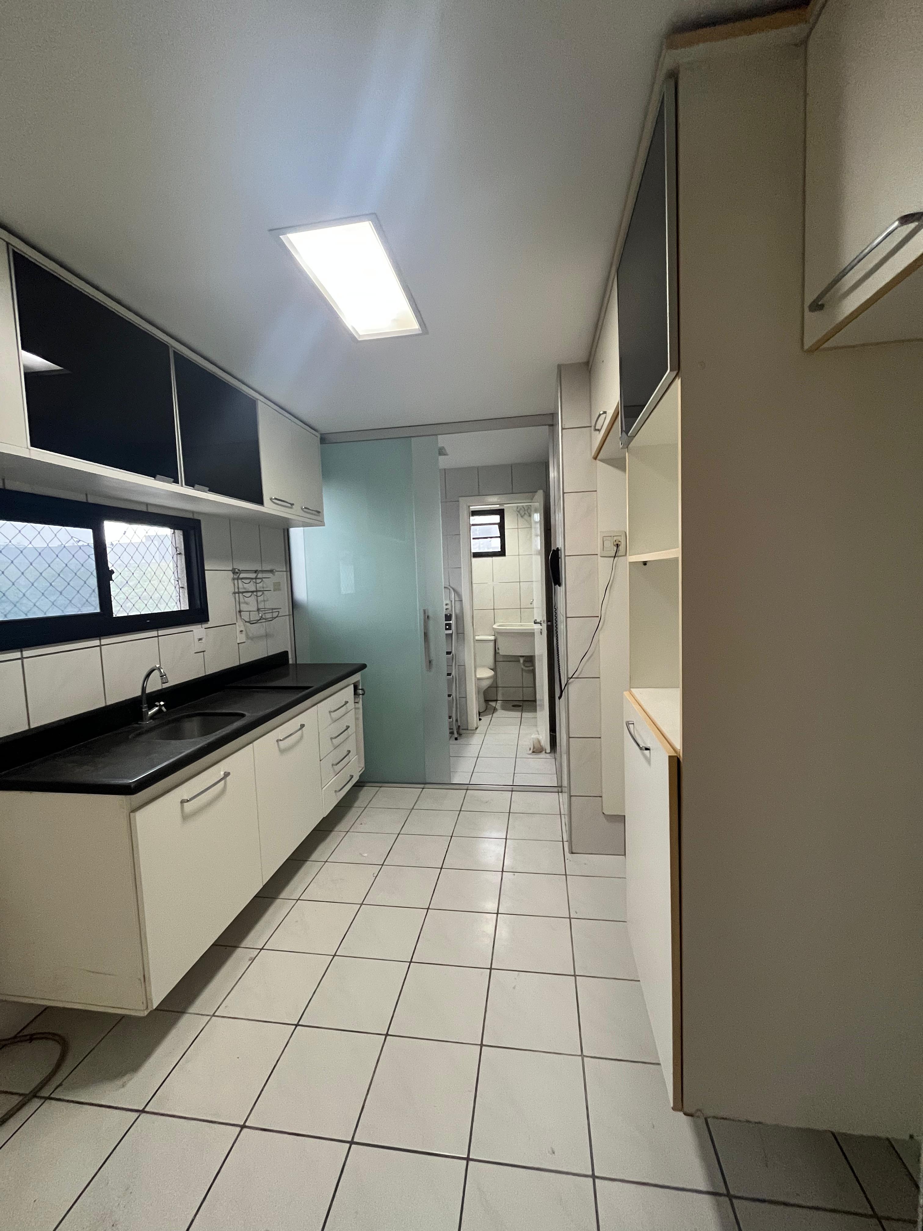 Alugo Apartamento no Vieiralves - Cond. Bromélia