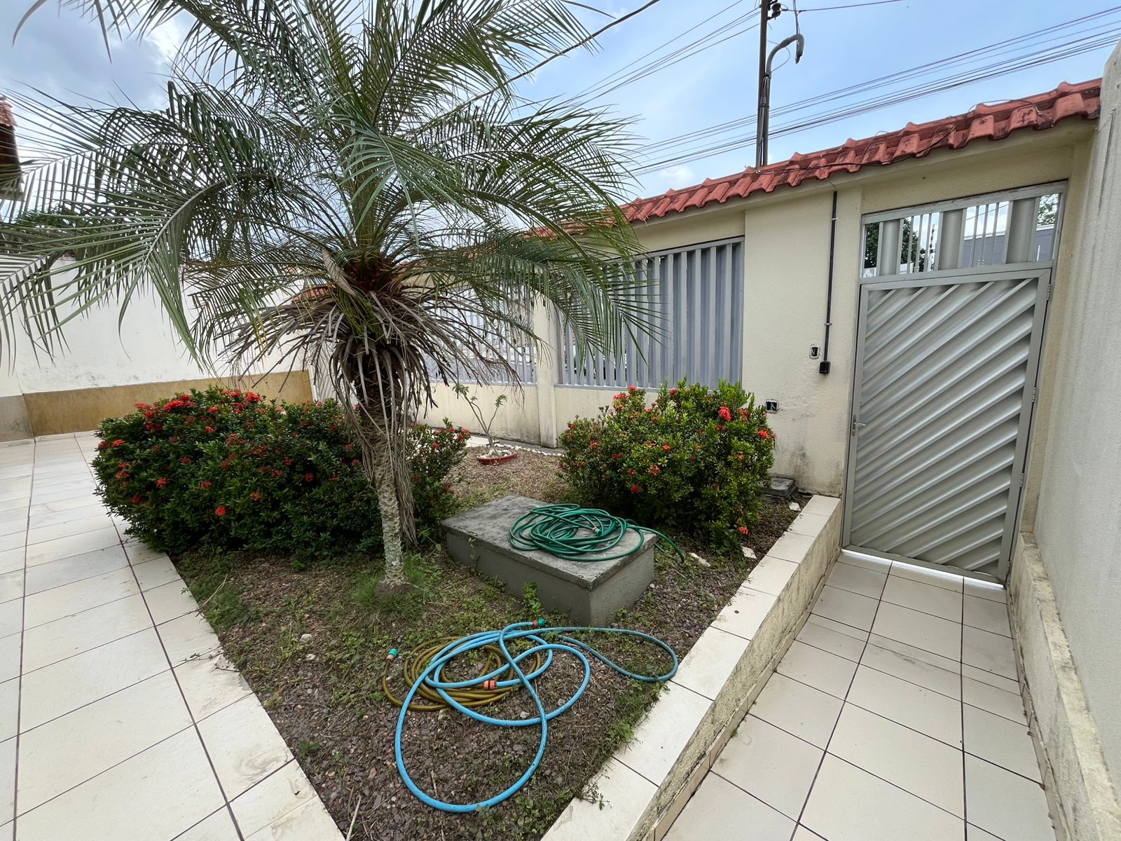 Vendo Casa Duplex com quintal  - Residencial Cachoeira Grande - Novo Aleixo