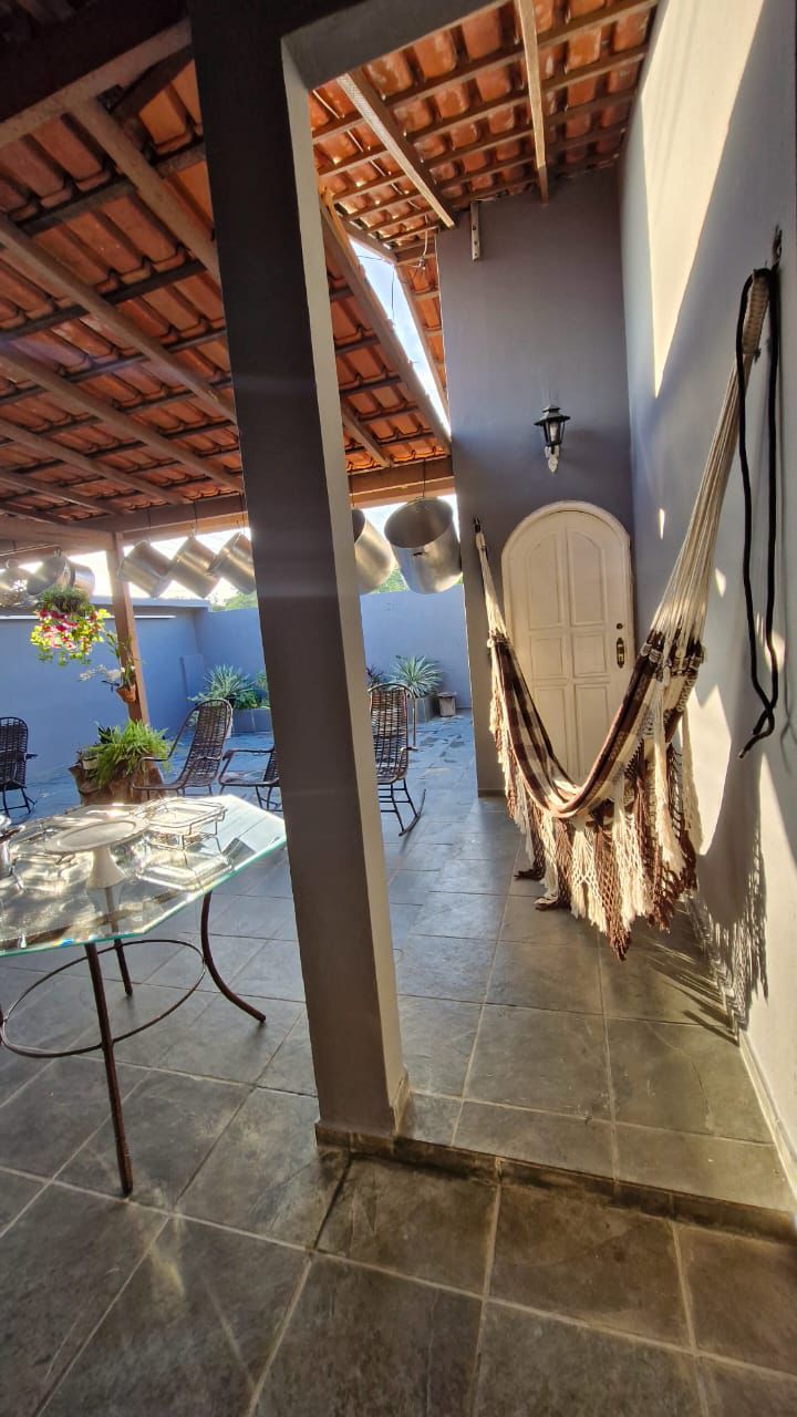 Vendo Casa Residencial Porto Seguro - Novo Aleixo - Próx. ao Sesi