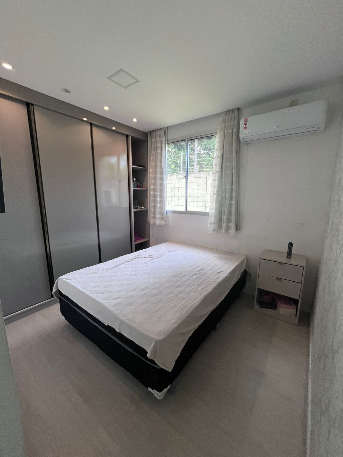 Vendo Apartamento REFORMADO e MOBILIADO 