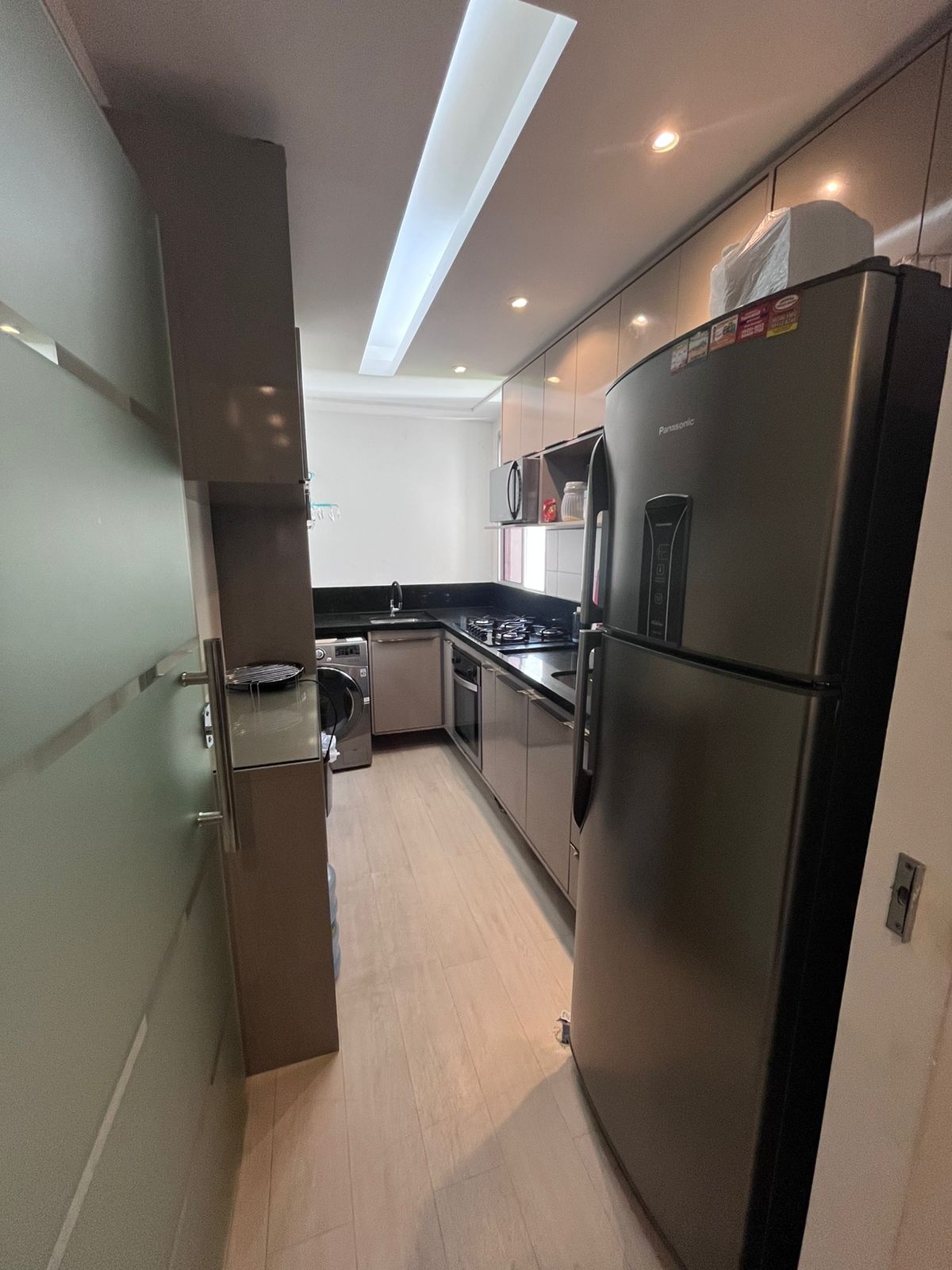 Vendo Apartamento REFORMADO e MOBILIADO 