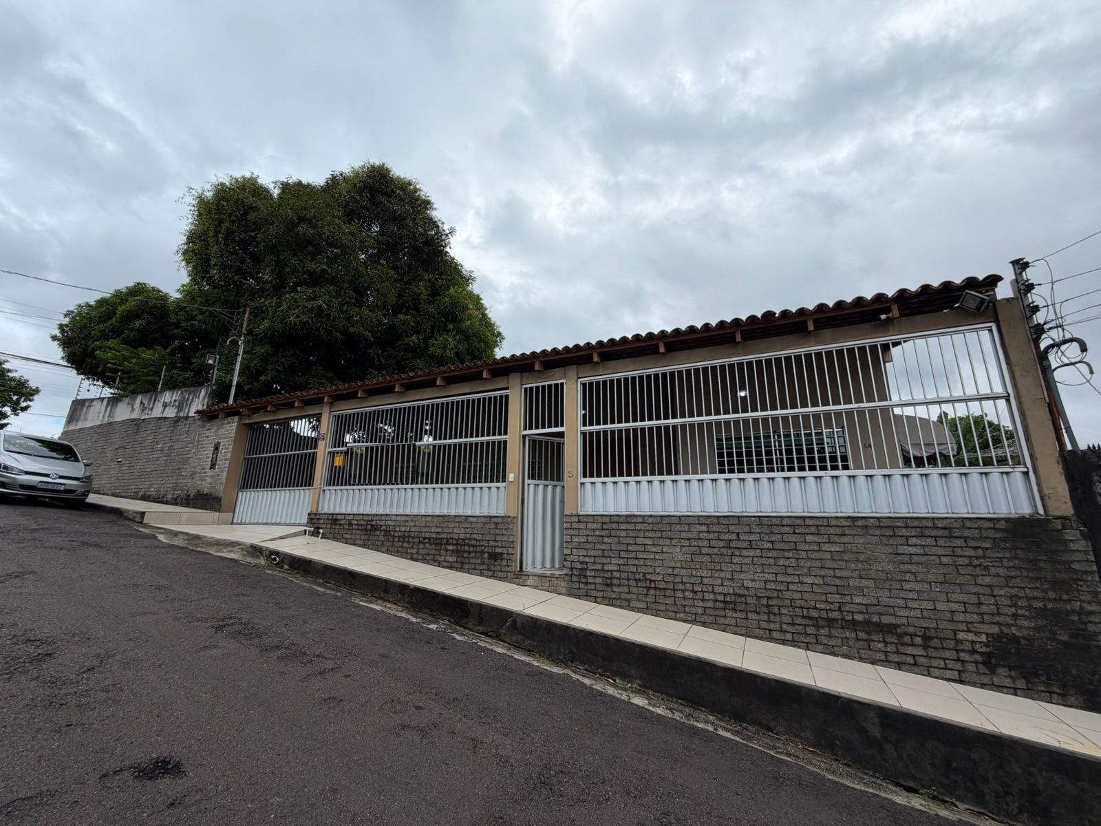 Vendo Casa Dom Pedro II - Atrás da Fcecom - de Esquina