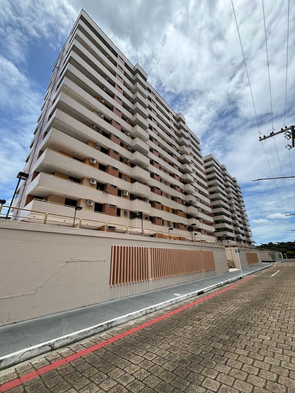 Vendo Apartamento Amplo 128m² - Av. Constantino Nery
