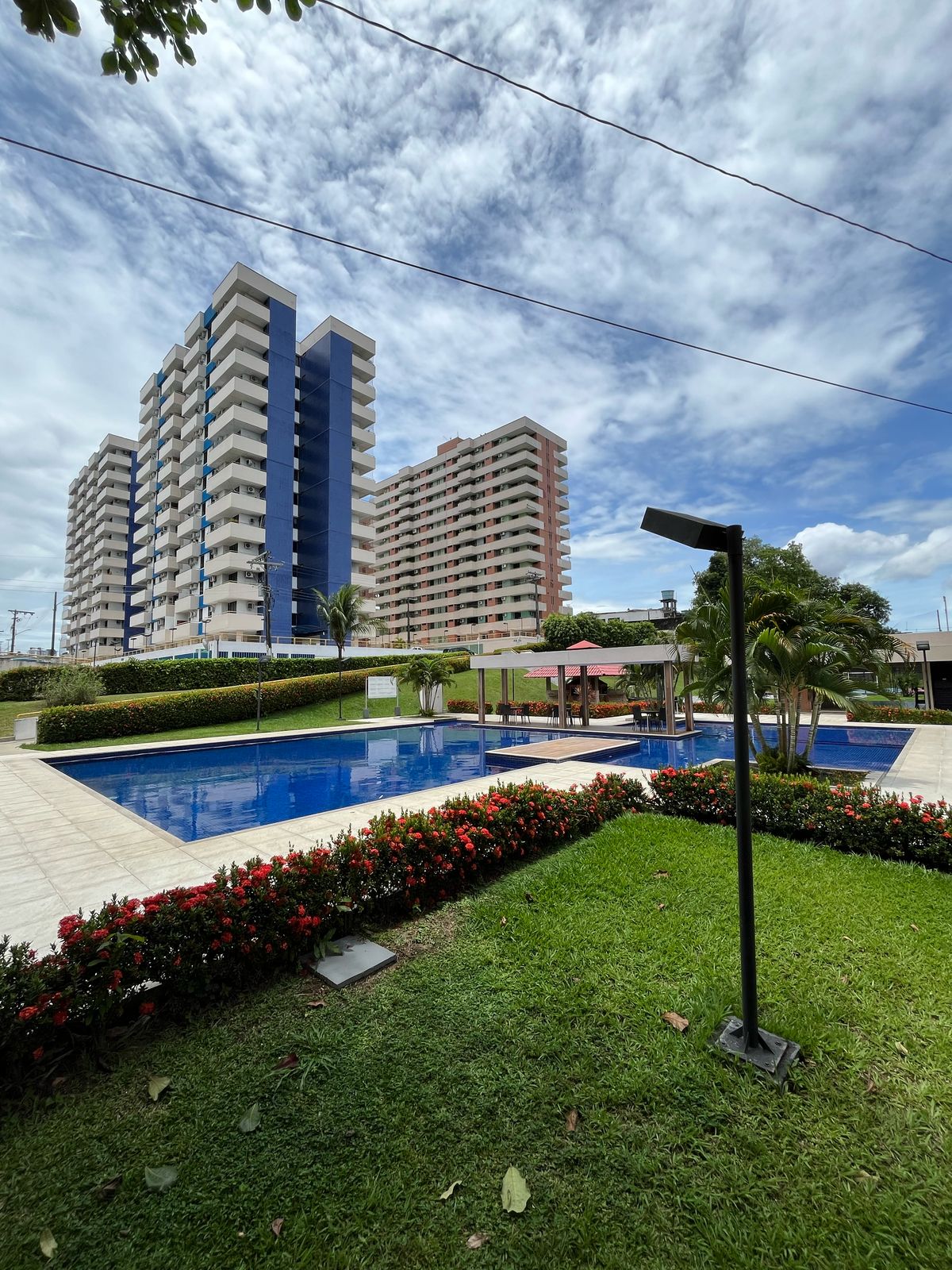 Vendo Apartamento Amplo 128m² - Av. Constantino Nery