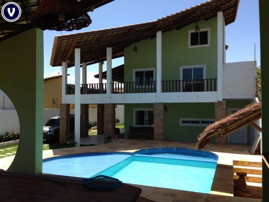 https://arquivos.colibex.com.br/arquivos/90821650/galeria/227520742/veras-vende-casa-com-10-suites-no-porto-das-dunas1680615081180qbids.jpg