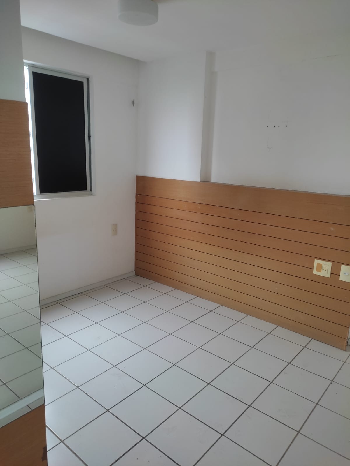VERAS VENDE AP 2 QUARTOS NO ED ATLANTICO SUL