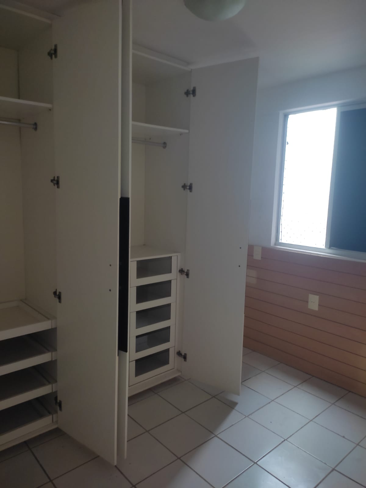 VERAS VENDE AP 2 QUARTOS NO ED ATLANTICO SUL
