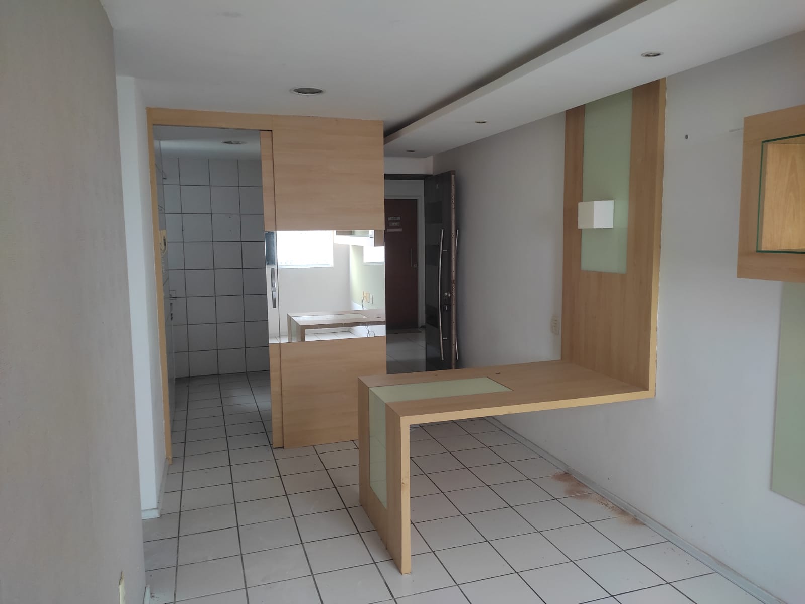 VERAS VENDE AP 2 QUARTOS NO ED ATLANTICO SUL