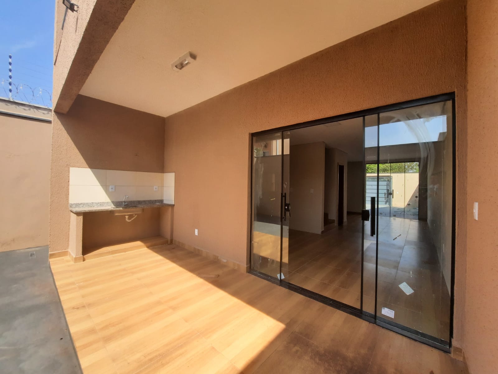 Sobrado à venda, 140m², 02 suítes, Jardim Recanto das Flores, Bonfim Paulista, SP