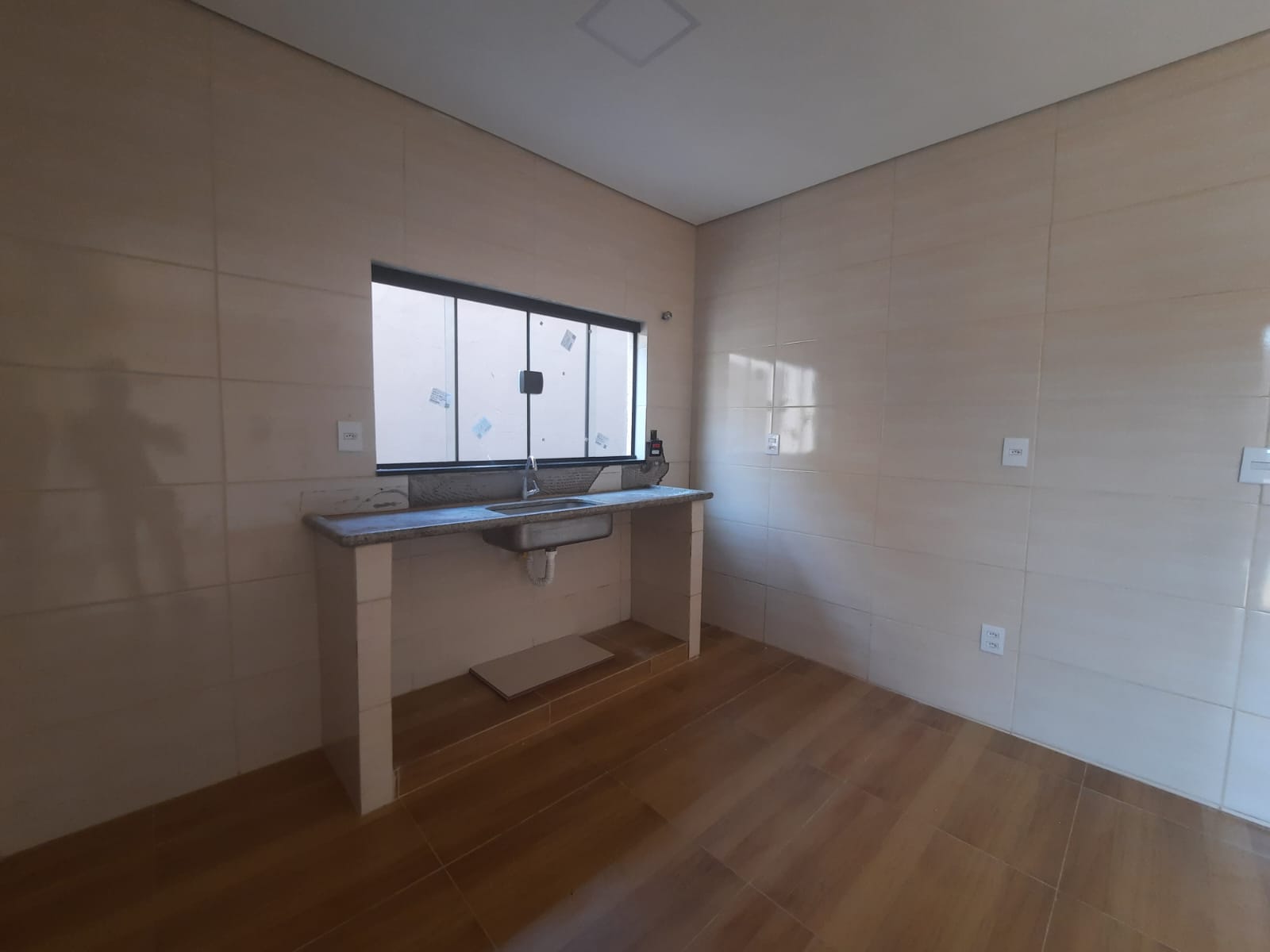 Sobrado à venda, 140m², 02 suítes, Jardim Recanto das Flores, Bonfim Paulista, SP