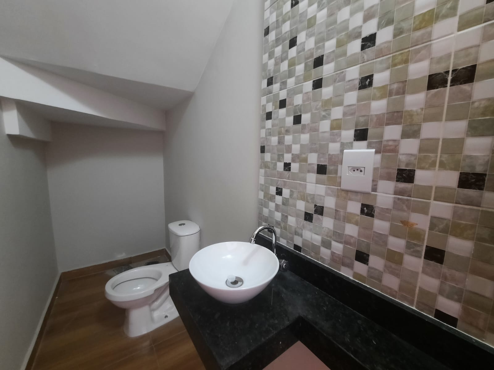 Sobrado à venda, 140m², 02 suítes, Jardim Recanto das Flores, Bonfim Paulista, SP