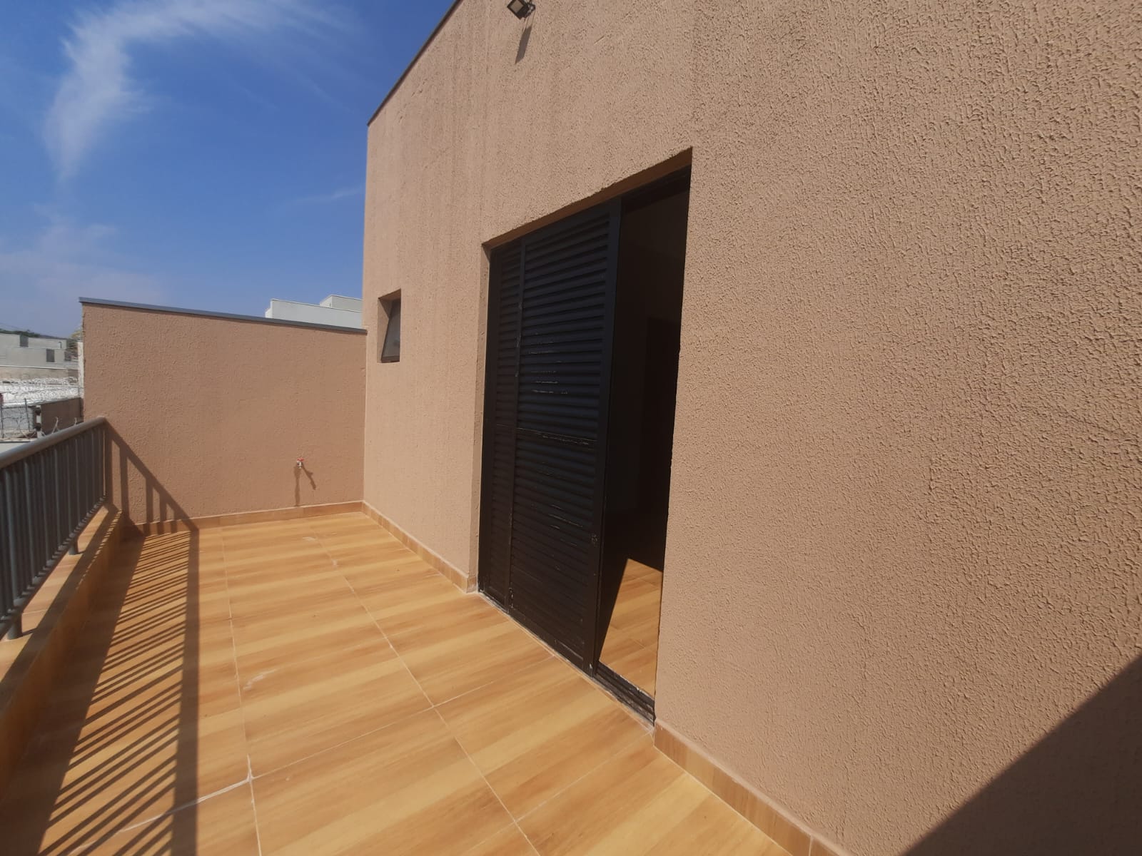 Sobrado à venda, 140m², 02 suítes, Jardim Recanto das Flores, Bonfim Paulista, SP