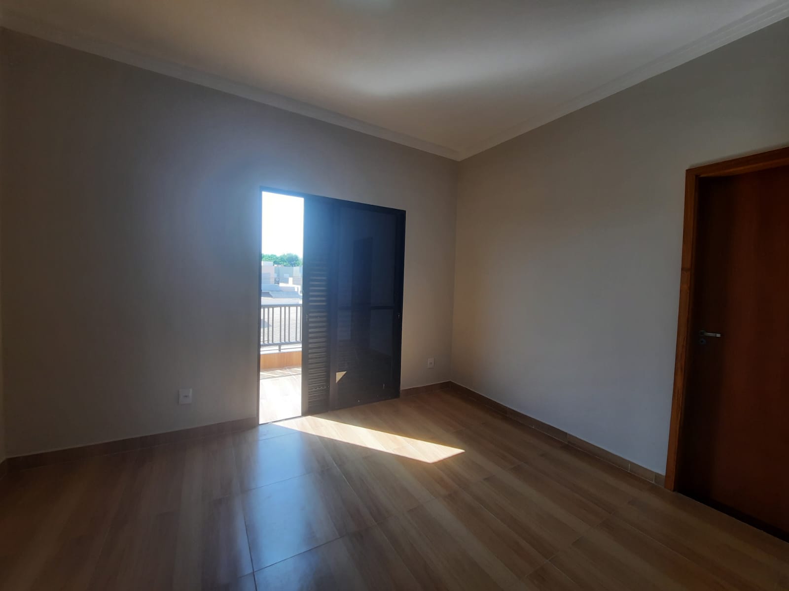 Sobrado à venda, 140m², 02 suítes, Jardim Recanto das Flores, Bonfim Paulista, SP