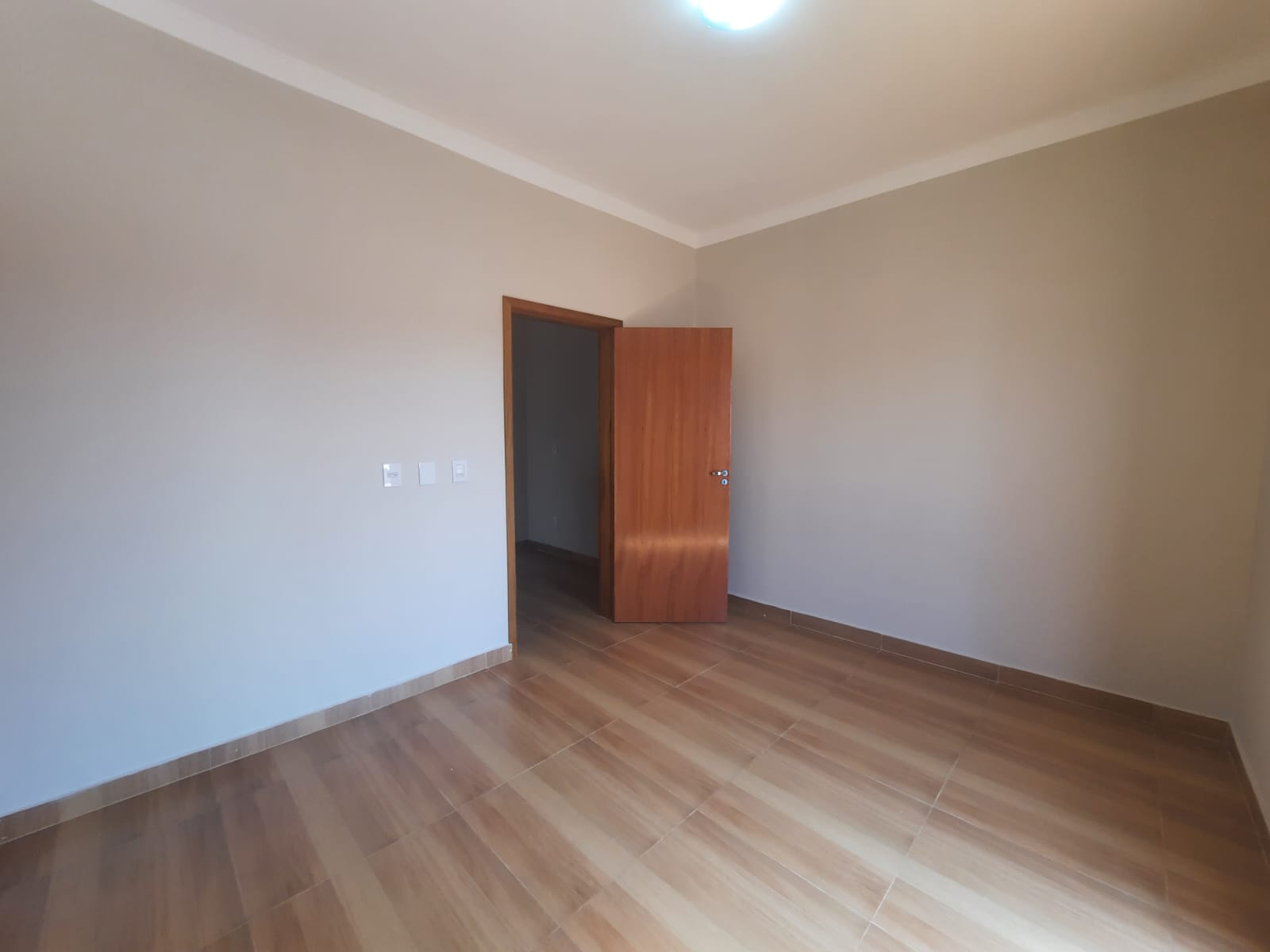 Sobrado à venda, 140m², 02 suítes, Jardim Recanto das Flores, Bonfim Paulista, SP