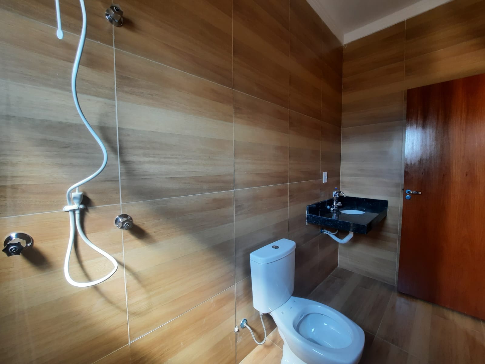 Sobrado à venda, 140m², 02 suítes, Jardim Recanto das Flores, Bonfim Paulista, SP