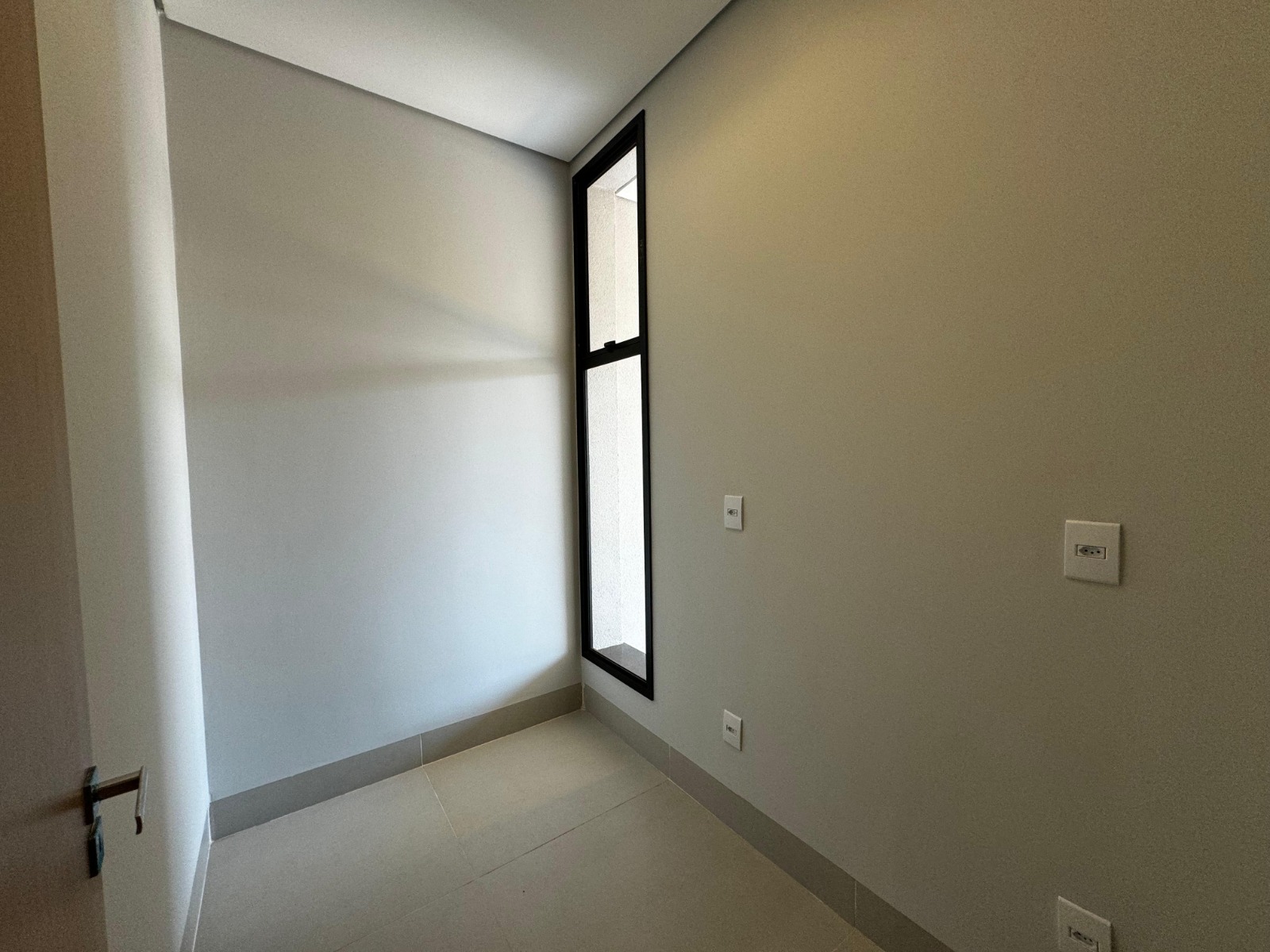 Casa à venda, 151m² area construida, 3 suites, lavabo, 4 vagas de garagem, Cond. Aroeira, Vivendas da Mata, Ribeirão Preto, SP