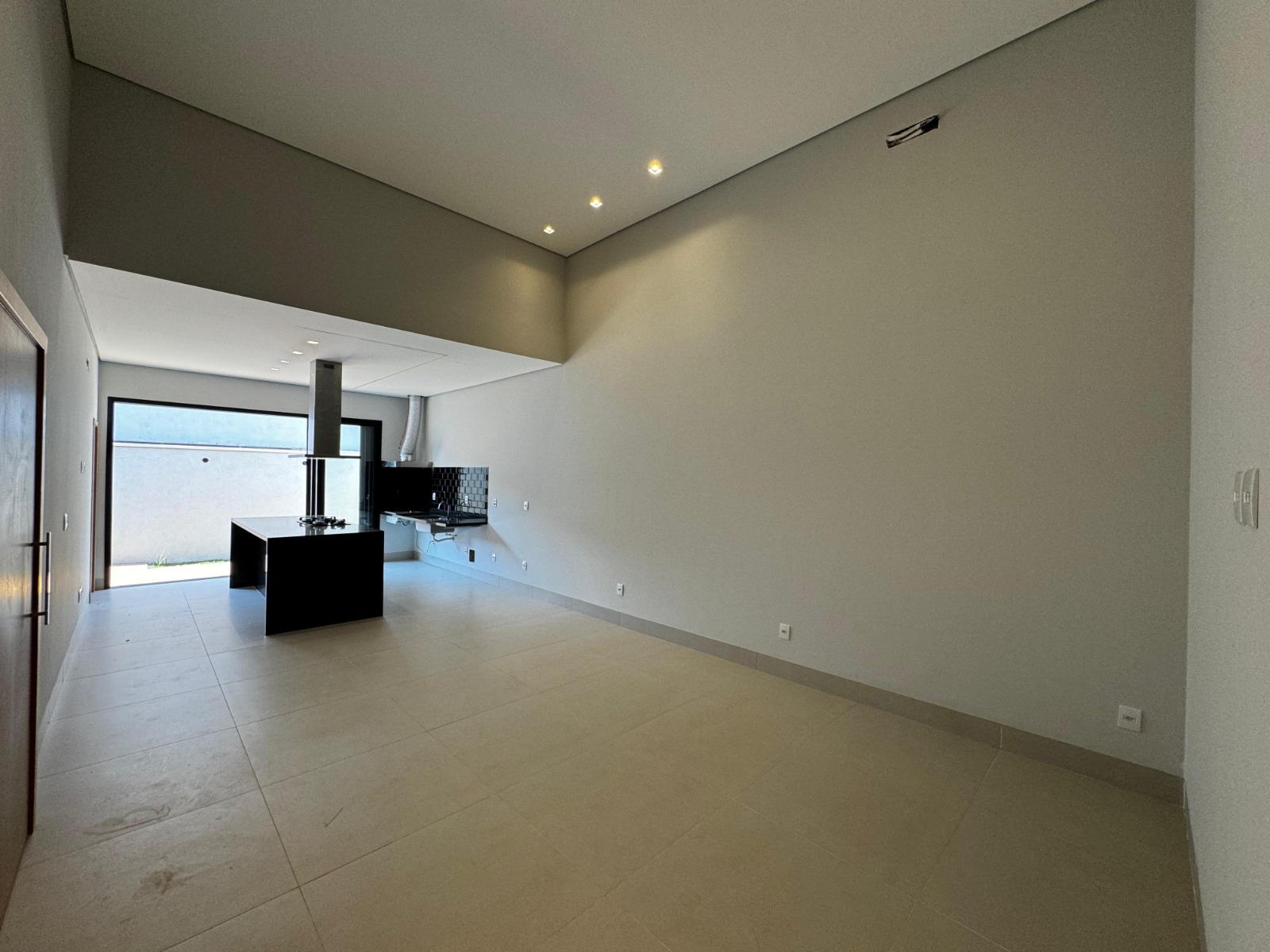 Casa à venda, 151m² area construida, 3 suites, lavabo, 4 vagas de garagem, Cond. Aroeira, Vivendas da Mata, Ribeirão Preto, SP