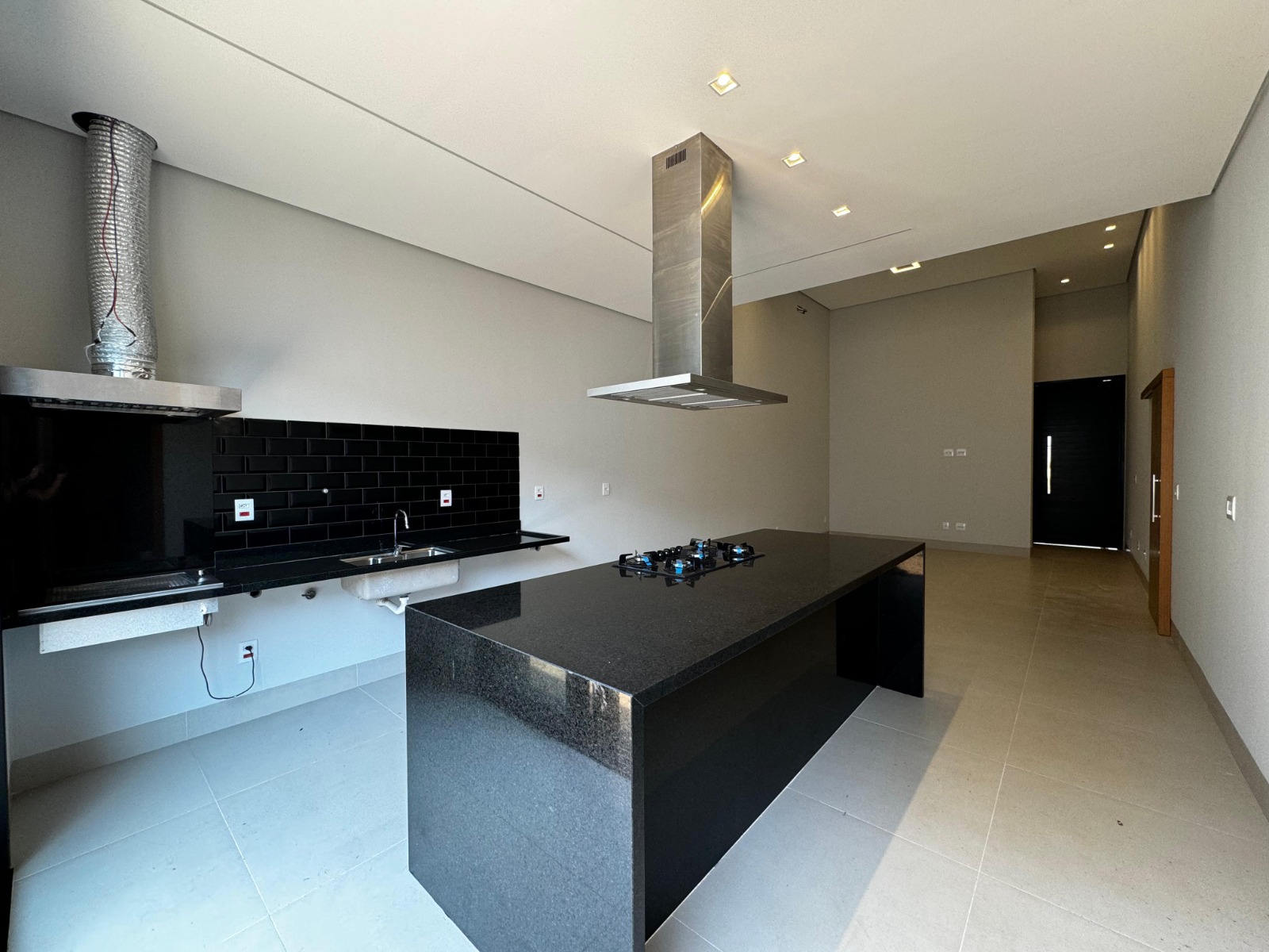 Casa à venda, 151m² area construida, 3 suites, lavabo, 4 vagas de garagem, Cond. Aroeira, Vivendas da Mata, Ribeirão Preto, SP