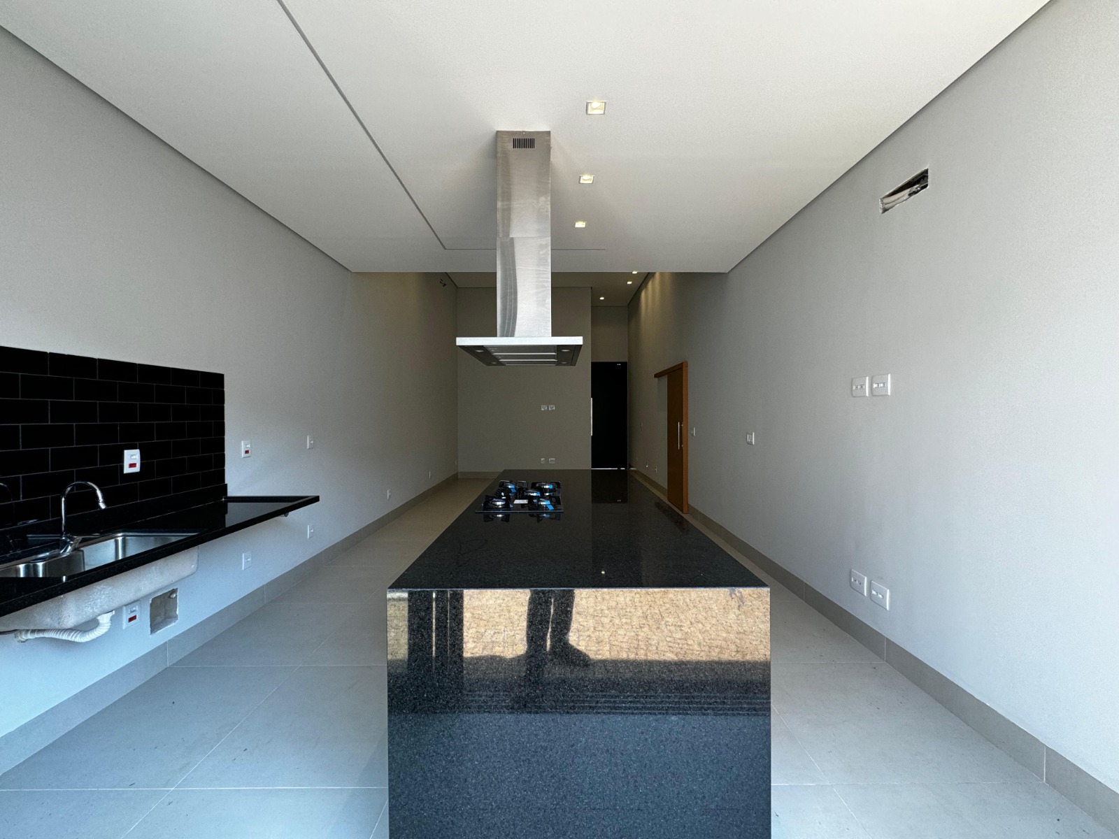 Casa à venda, 151m² area construida, 3 suites, lavabo, 4 vagas de garagem, Cond. Aroeira, Vivendas da Mata, Ribeirão Preto, SP
