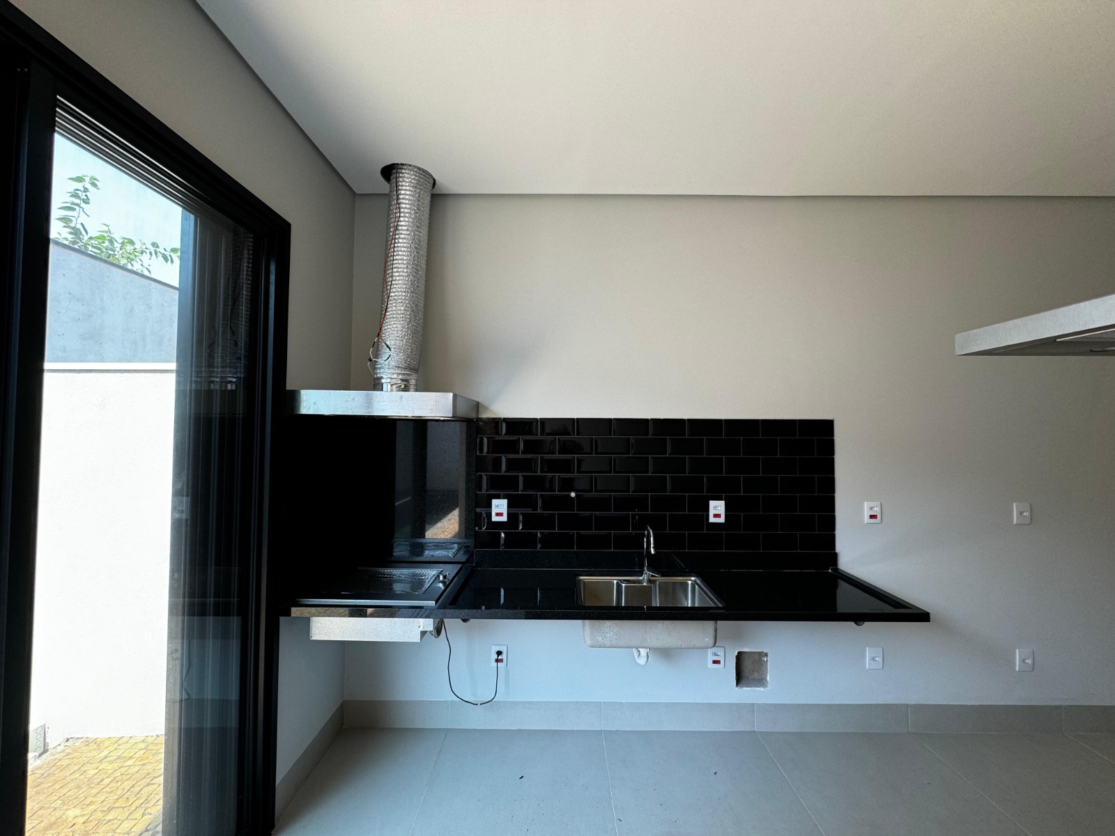 Casa à venda, 151m² area construida, 3 suites, lavabo, 4 vagas de garagem, Cond. Aroeira, Vivendas da Mata, Ribeirão Preto, SP