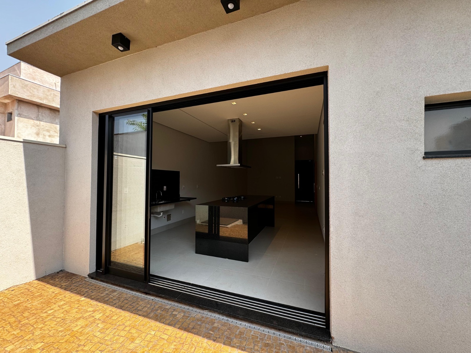 Casa à venda, 151m² area construida, 3 suites, lavabo, 4 vagas de garagem, Cond. Aroeira, Vivendas da Mata, Ribeirão Preto, SP