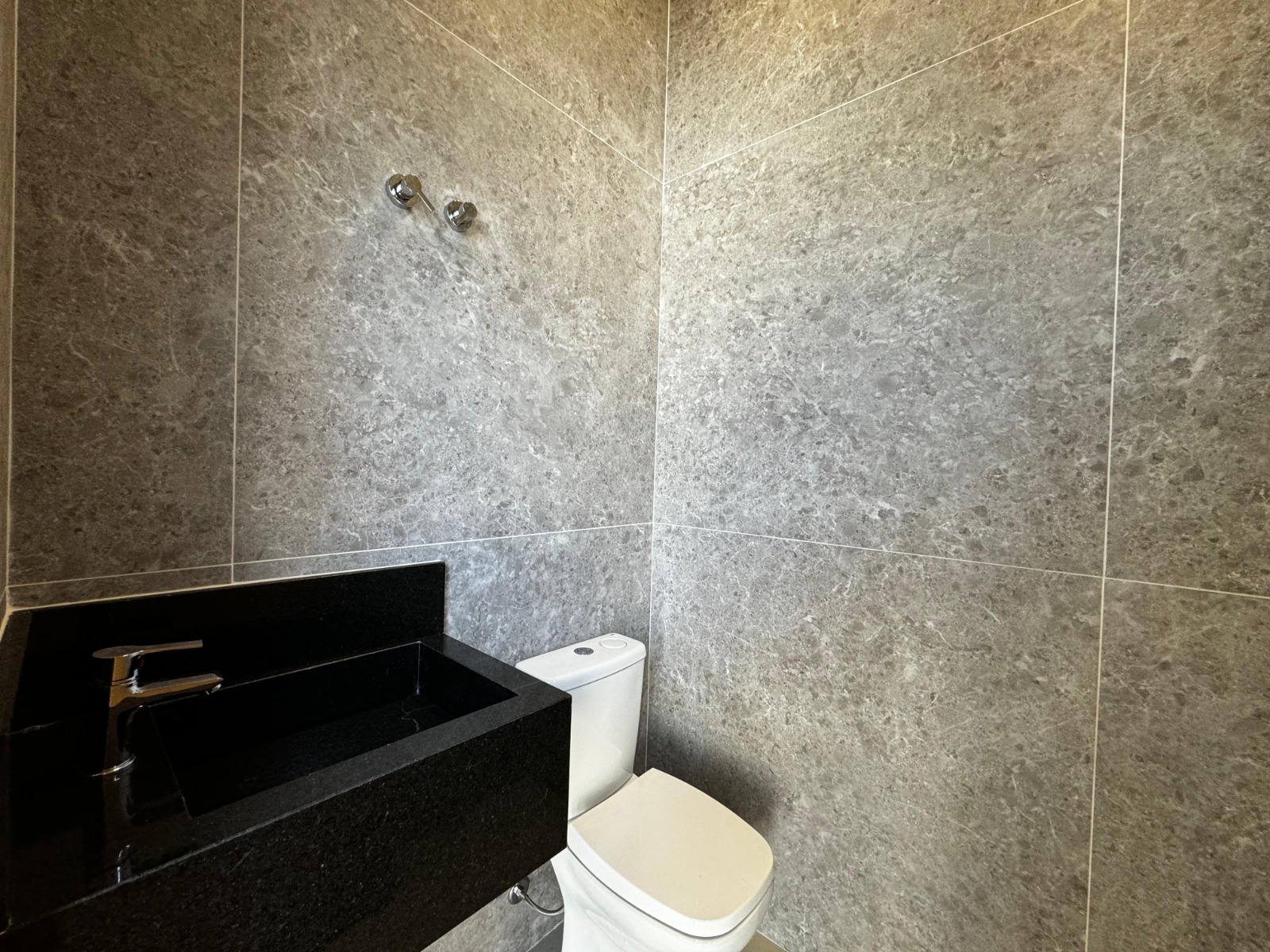 Casa à venda, 151m² area construida, 3 suites, lavabo, 4 vagas de garagem, Cond. Aroeira, Vivendas da Mata, Ribeirão Preto, SP