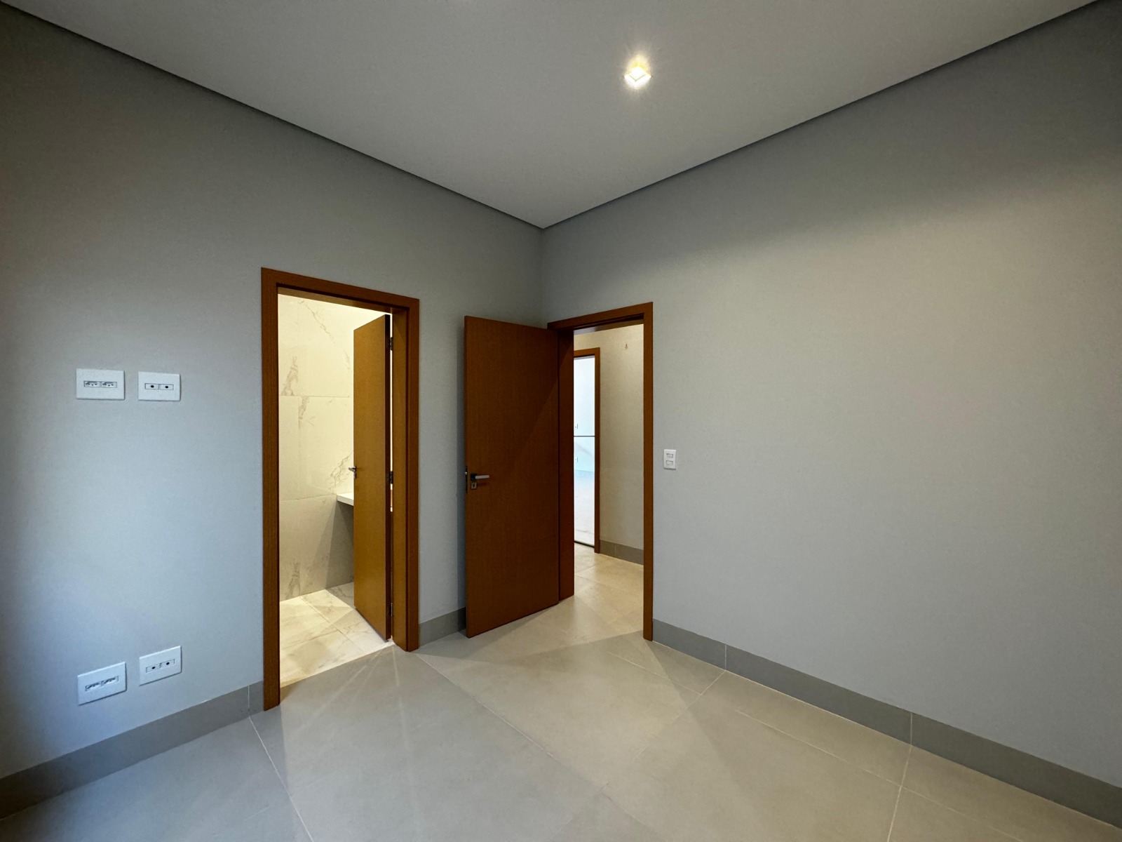 Casa à venda, 151m² area construida, 3 suites, lavabo, 4 vagas de garagem, Cond. Aroeira, Vivendas da Mata, Ribeirão Preto, SP