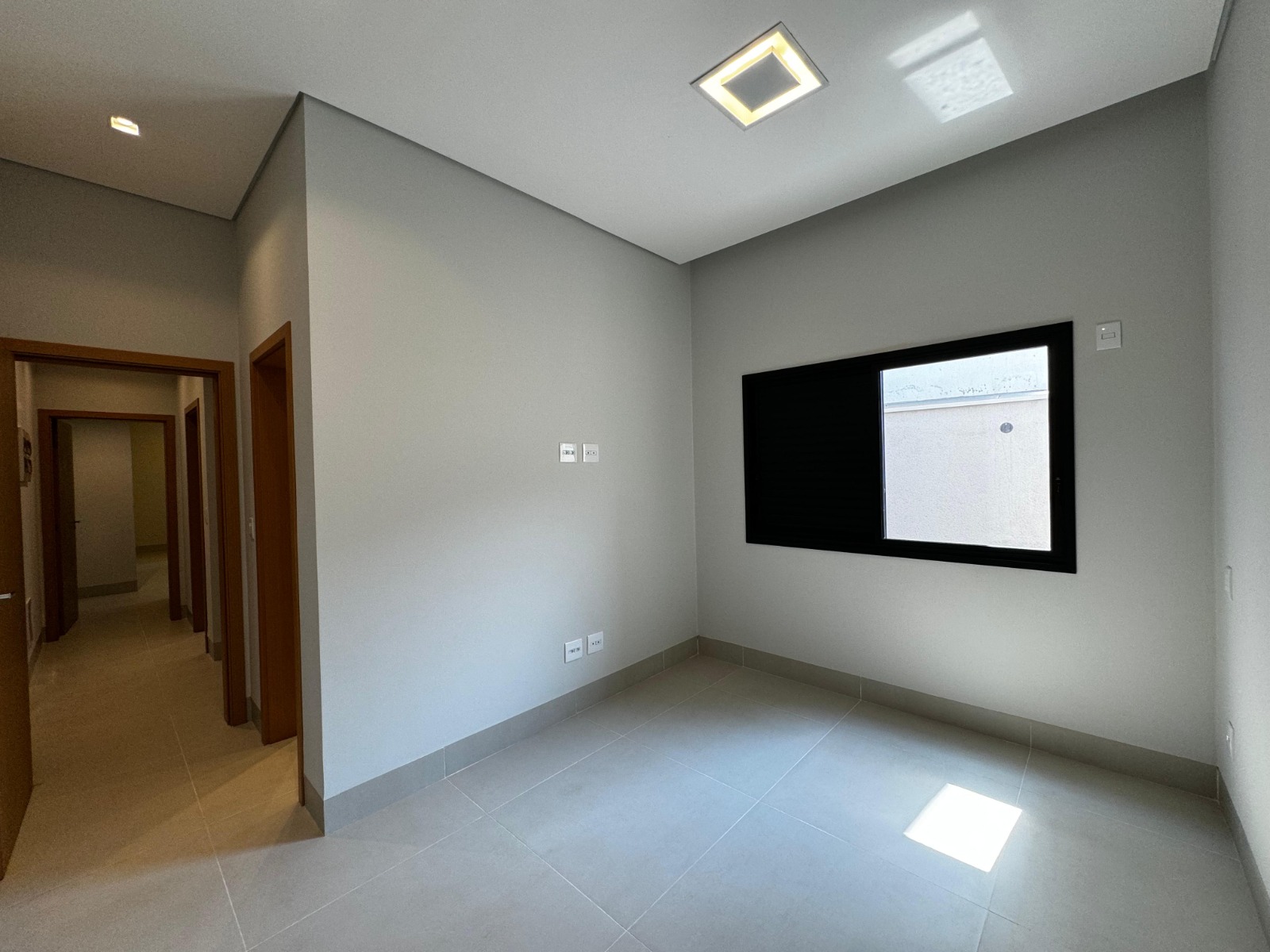 Casa à venda, 151m² area construida, 3 suites, lavabo, 4 vagas de garagem, Cond. Aroeira, Vivendas da Mata, Ribeirão Preto, SP