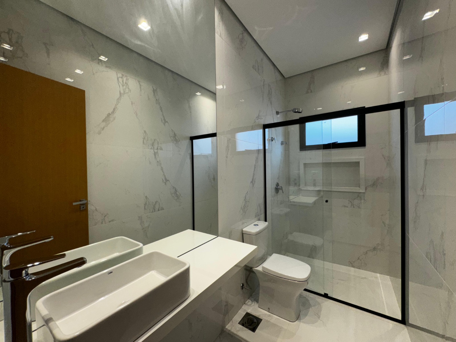 Casa à venda, 151m² area construida, 3 suites, lavabo, 4 vagas de garagem, Cond. Aroeira, Vivendas da Mata, Ribeirão Preto, SP