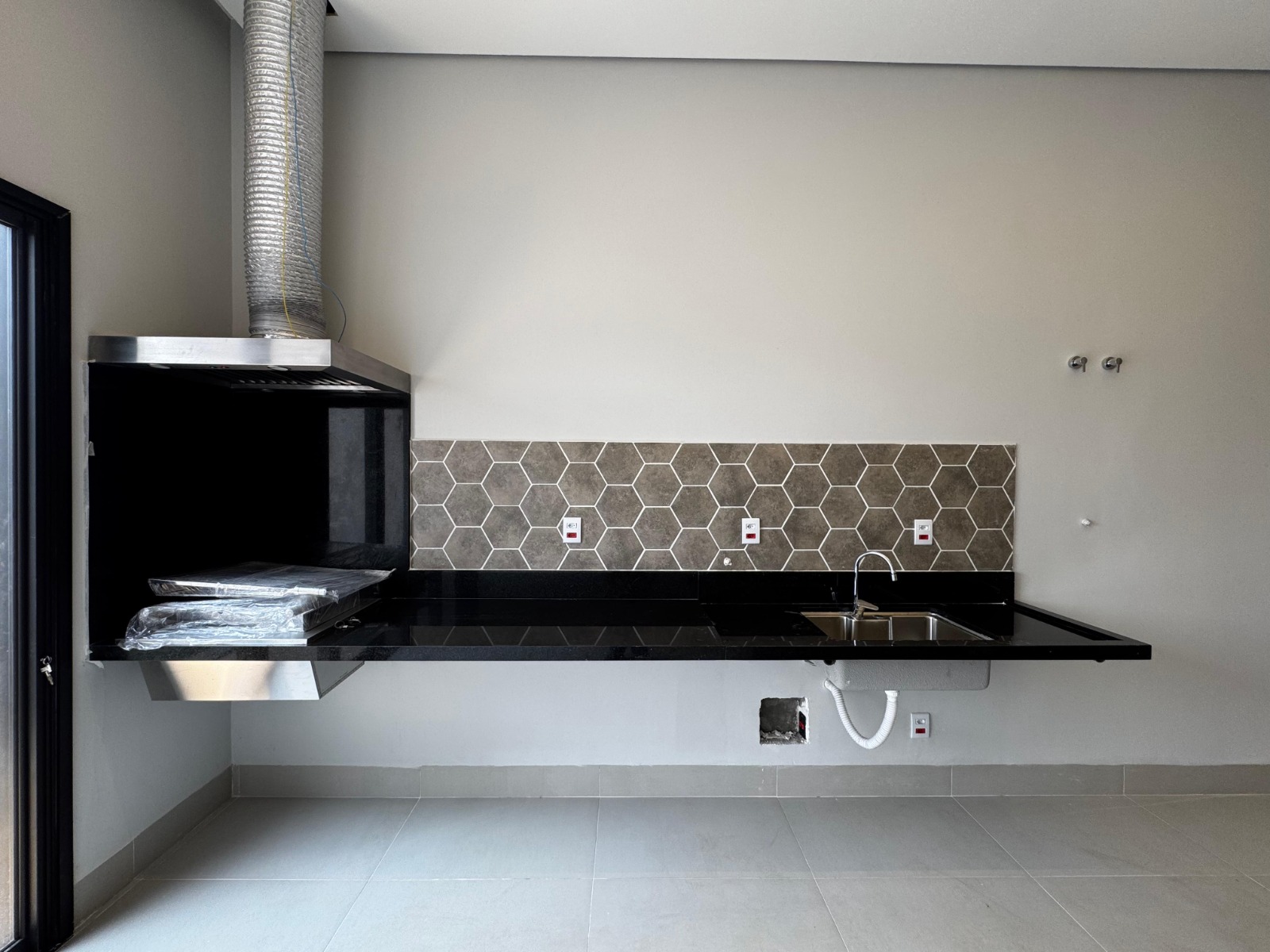 Casa à venda, 03 suítes, 137m², Vila das Acácias, Terras de Santa Martha, Bonfim Paulista, SP