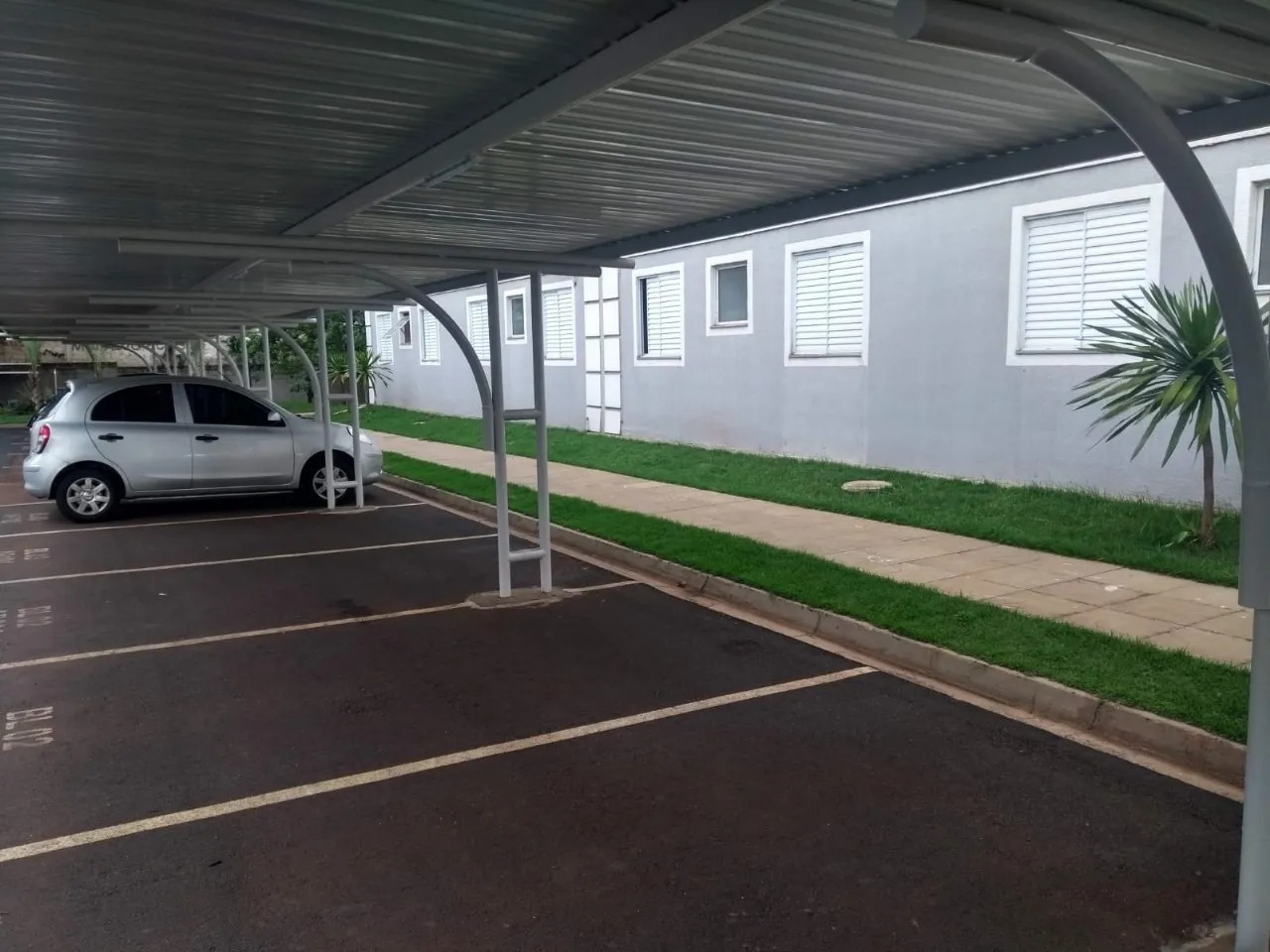 Apartamento Mobiliado no Condomínio Remanso do Bosque - 2 Dormitórios, Térreo, Pronto para Morar!